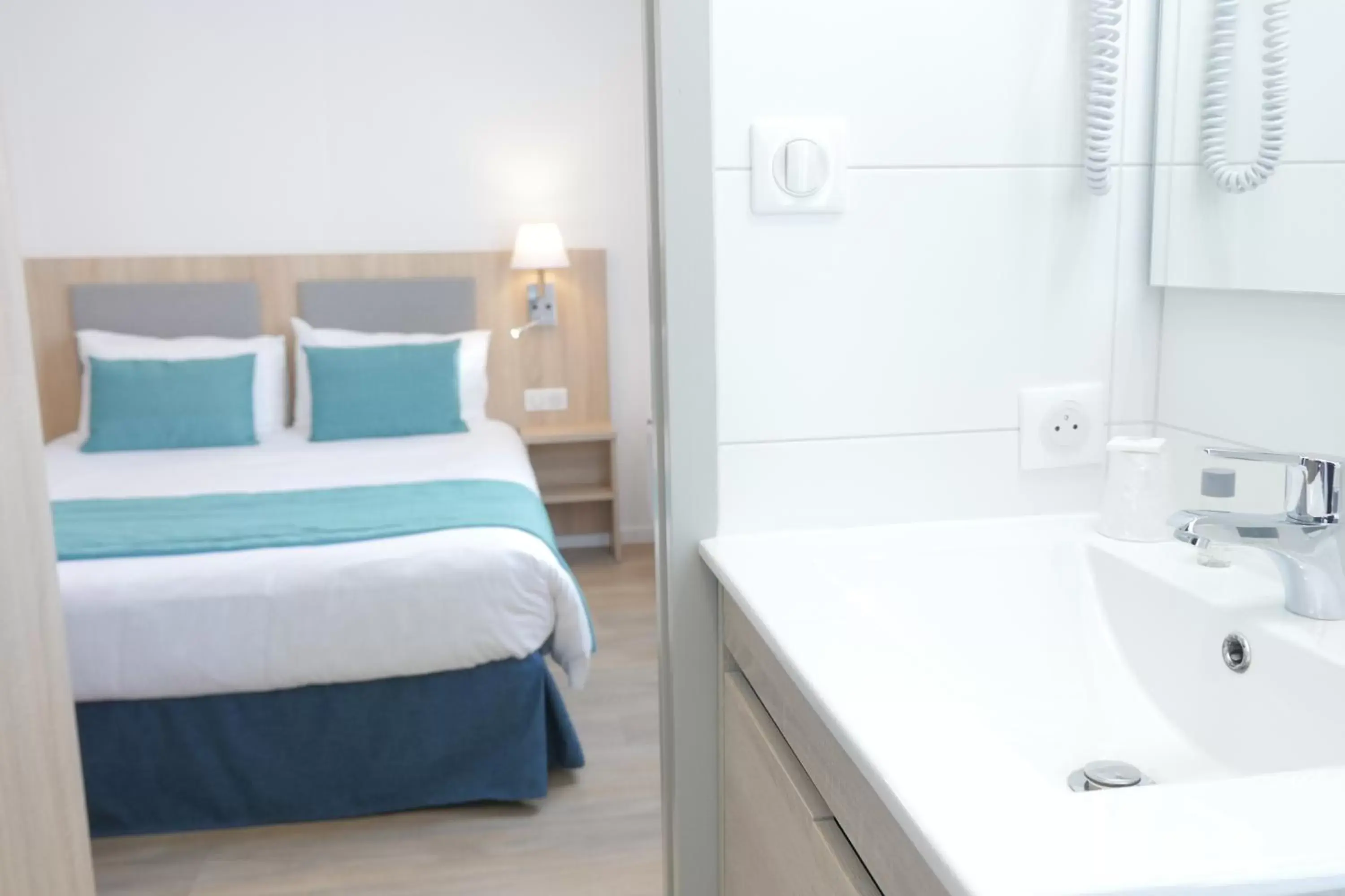 Property building, Bathroom in Boutique Hôtel d'Orbigny Chatelaillon - La Rochelle