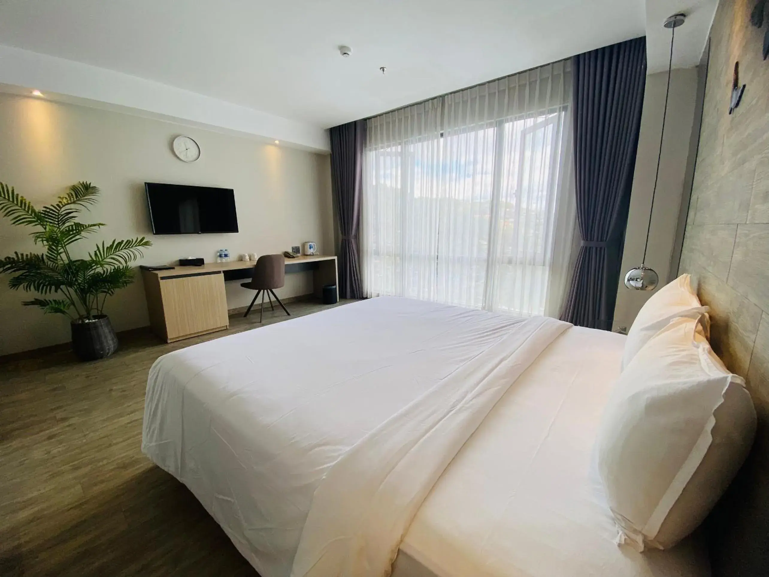 Bed in The Luxe Hotel Da Lat