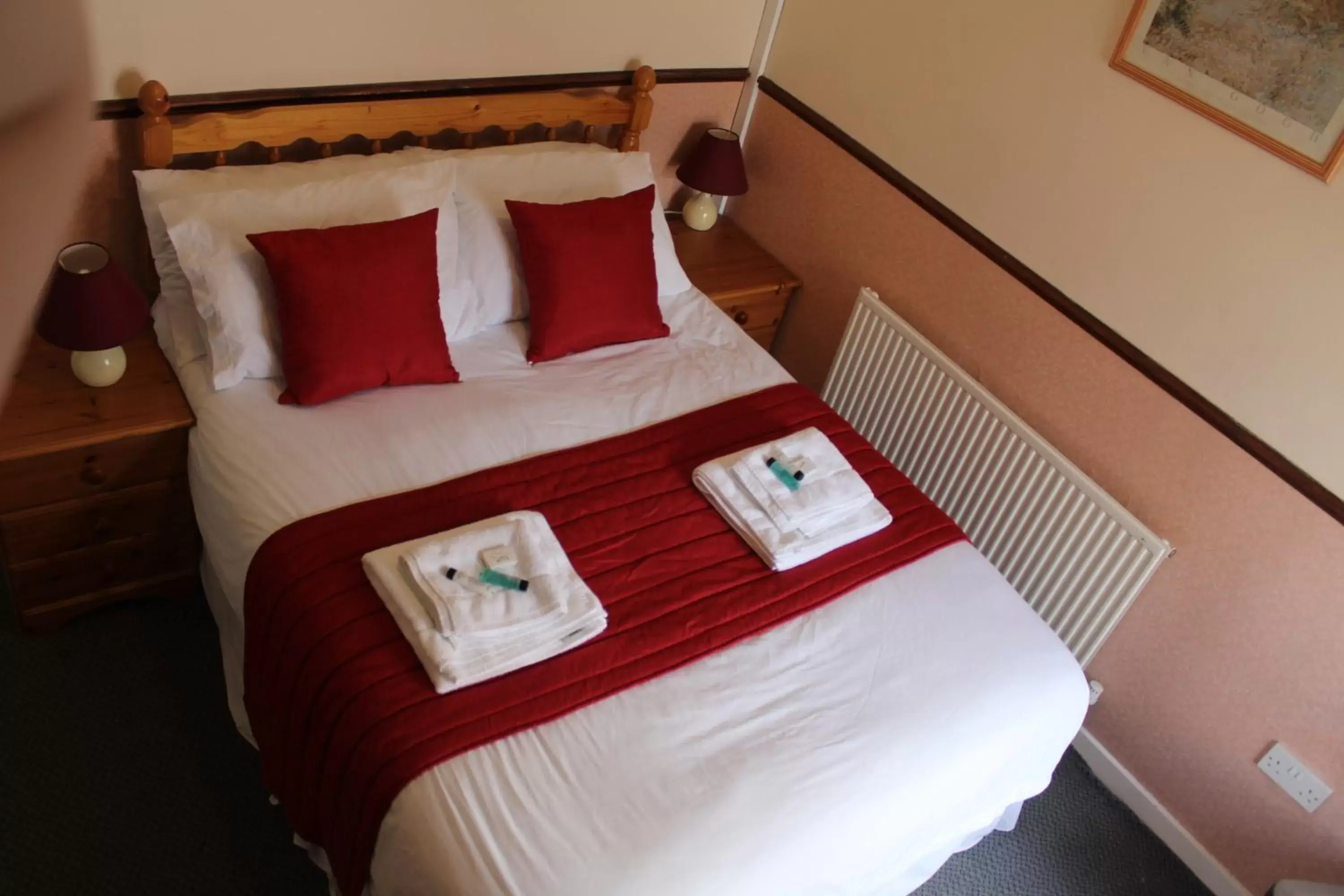 Bedroom, Bed in Middlegate Hotel