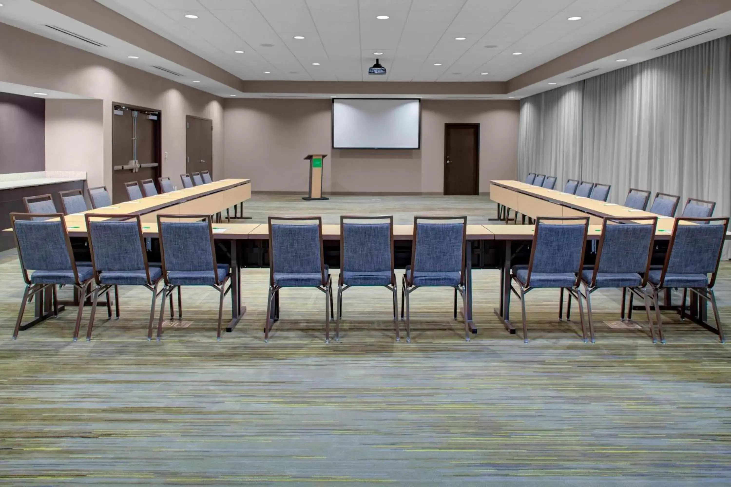 Meeting/conference room in Courtyard by Marriott Atlanta Kennesaw