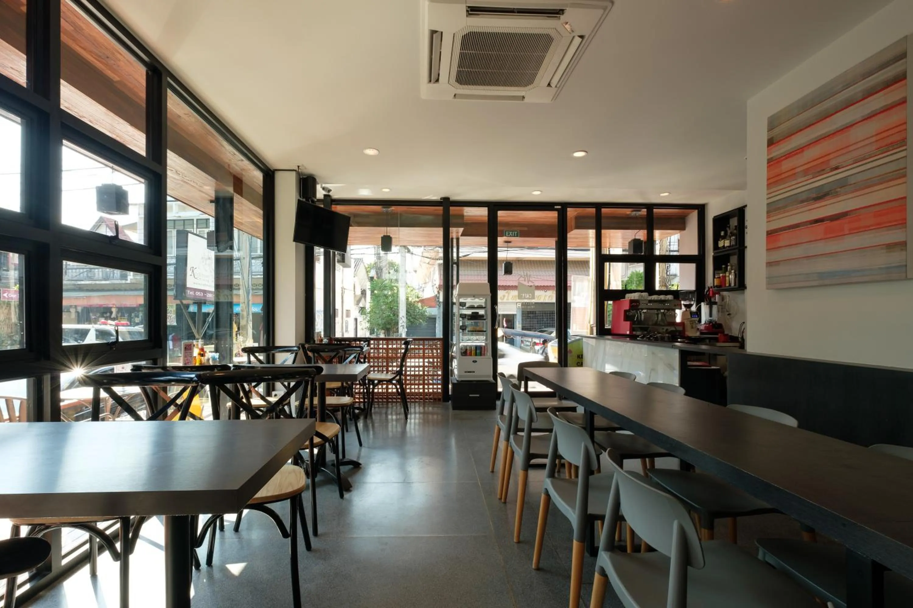 Restaurant/places to eat in Wealth Boutique Hotel Chiang Mai