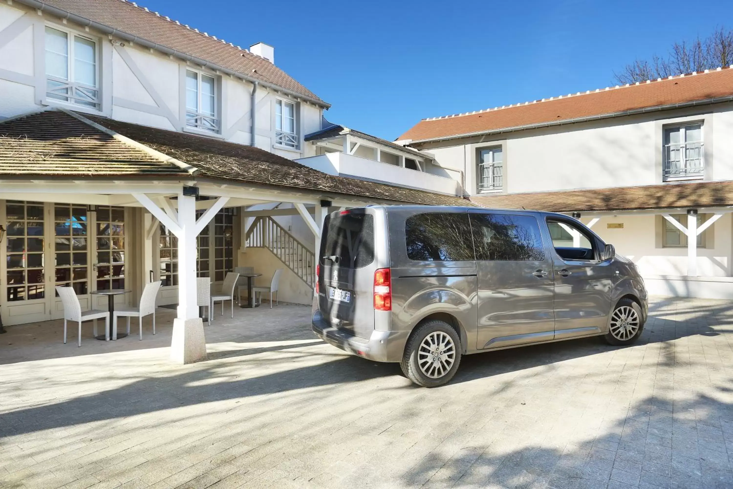 Activities, Property Building in Hôtel Le Cheval Blanc