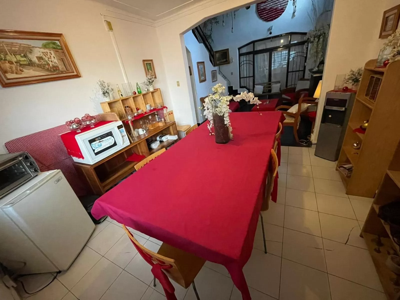 Communal lounge/ TV room in Hostal Roma Condesa