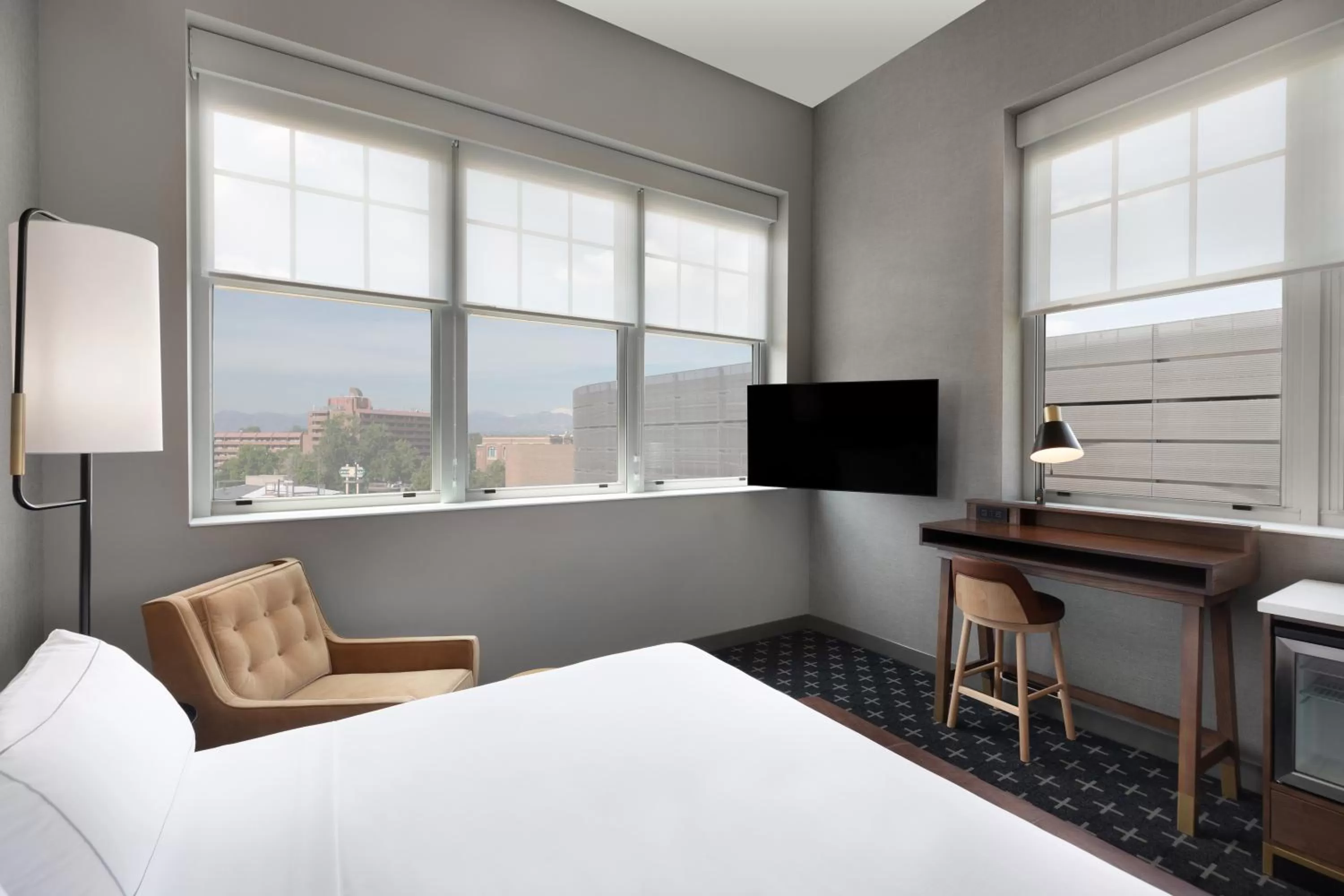 Photo of the whole room, Bed in The Slate Hotel Denver Downtown, Tapestry by Hilton