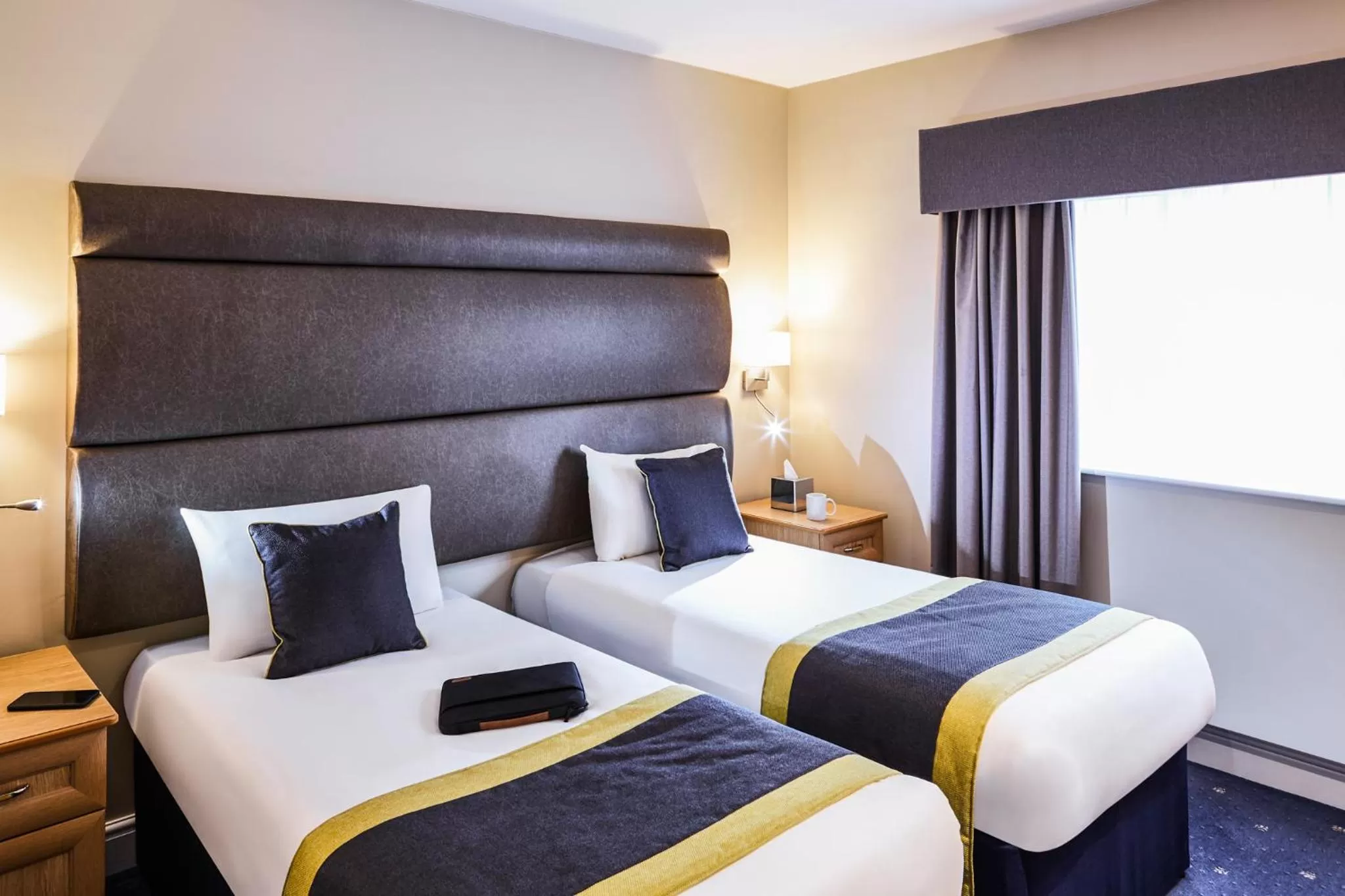 Bed in Mercure Newbury West Grange Hotel