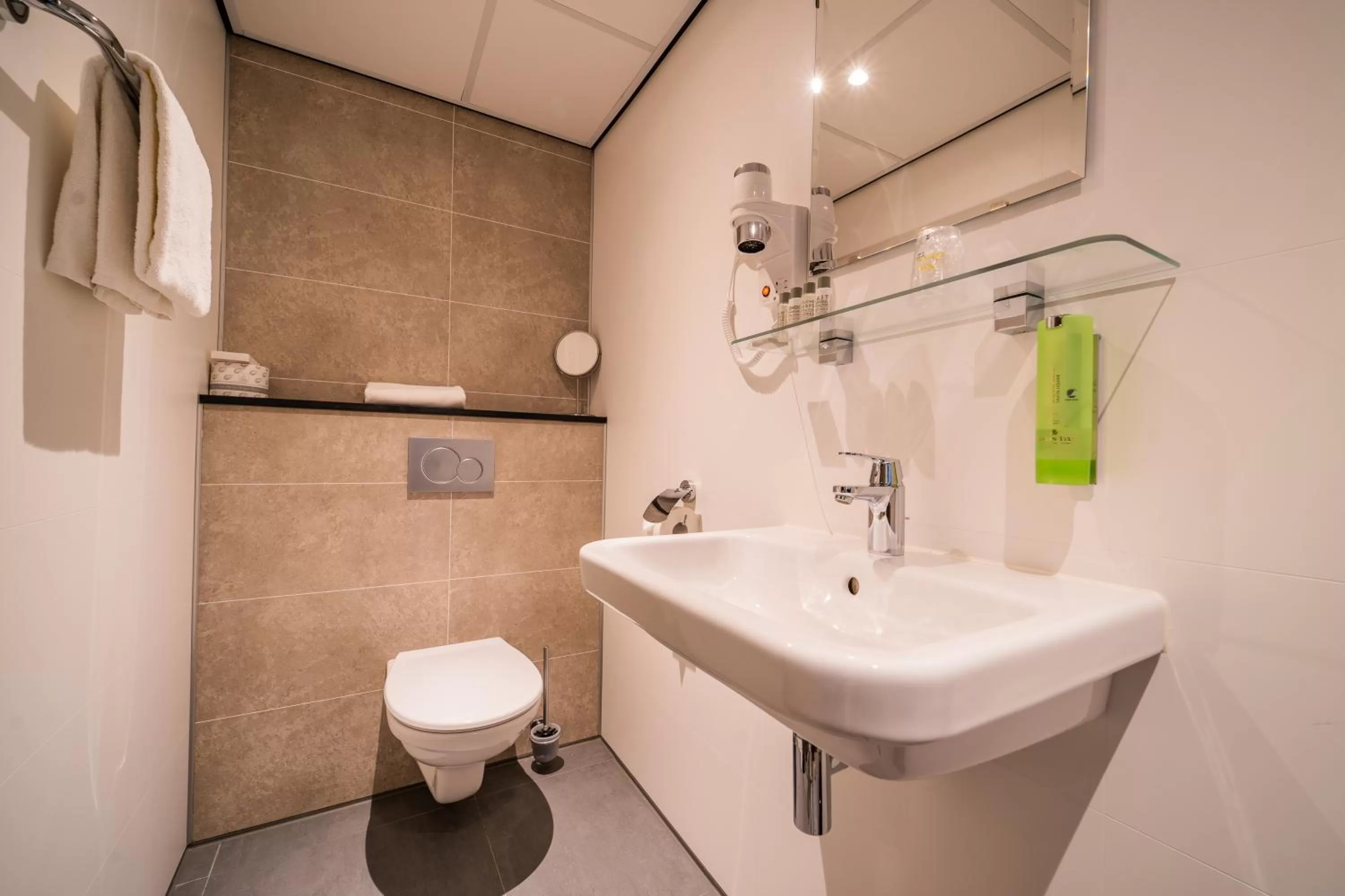 Standard Single Room in Two Brothers Noordwijk Beach