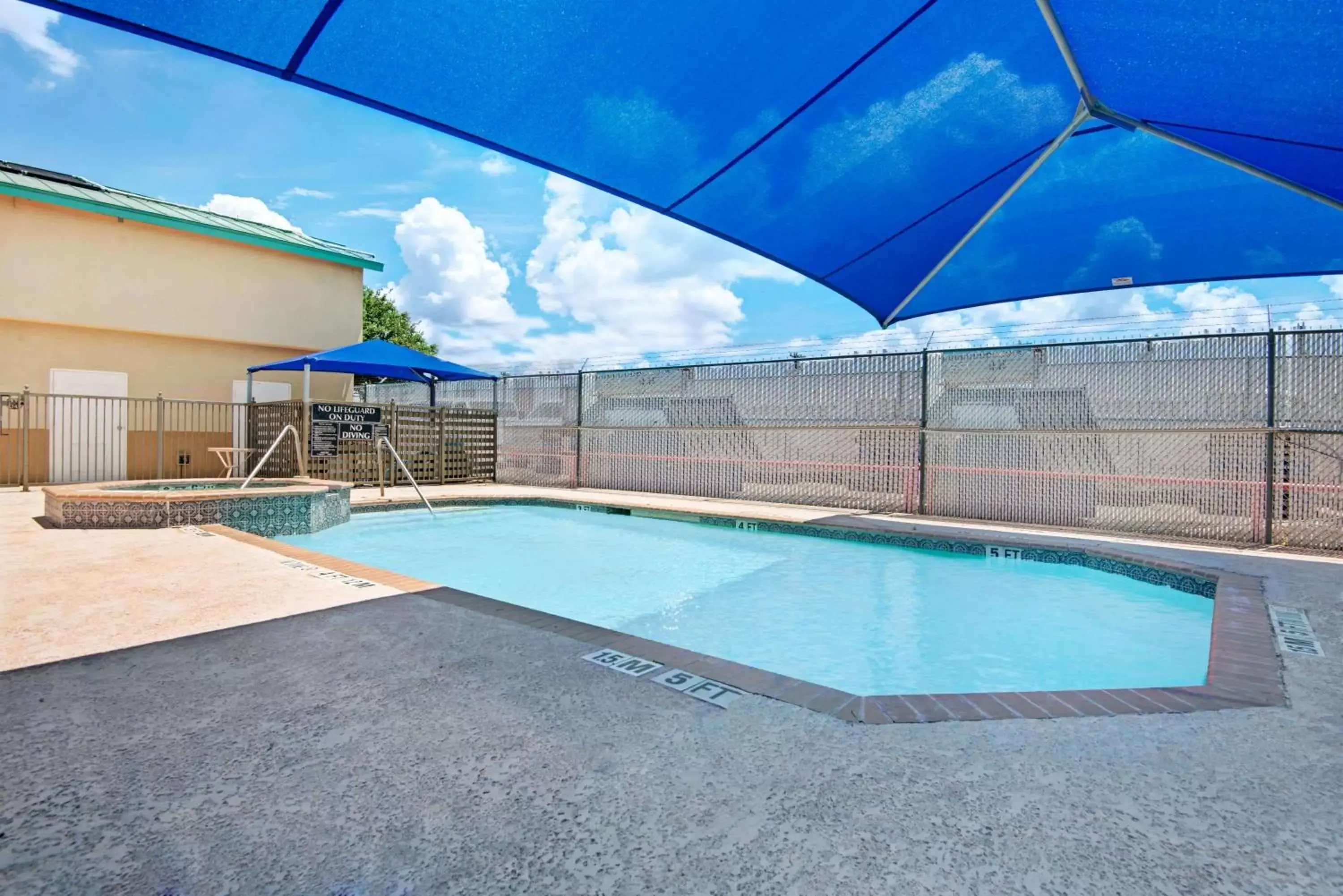 Activities, Swimming Pool in Days Inn by Wyndham San Antonio Airport