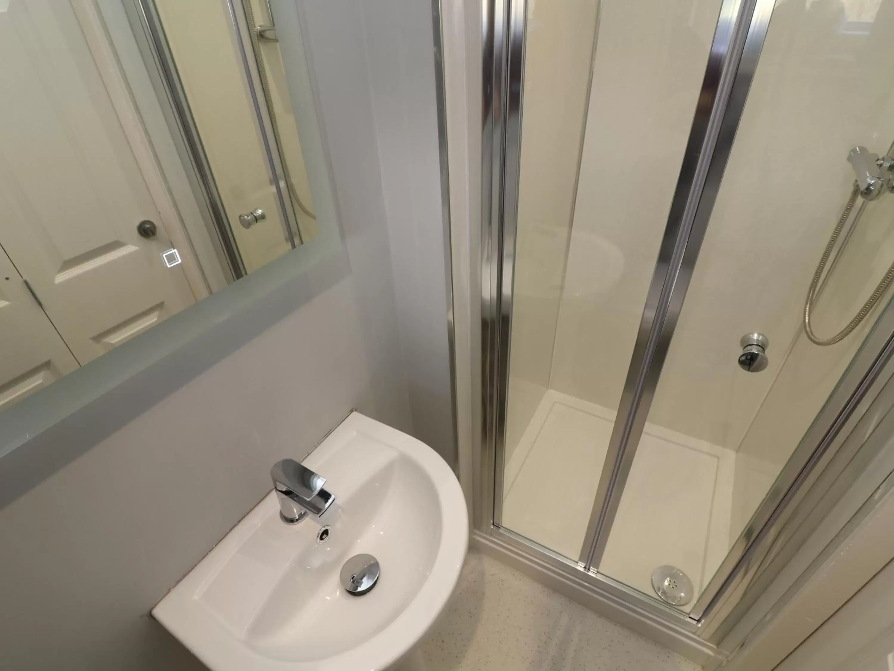 Bathroom in Inglenook Guest House