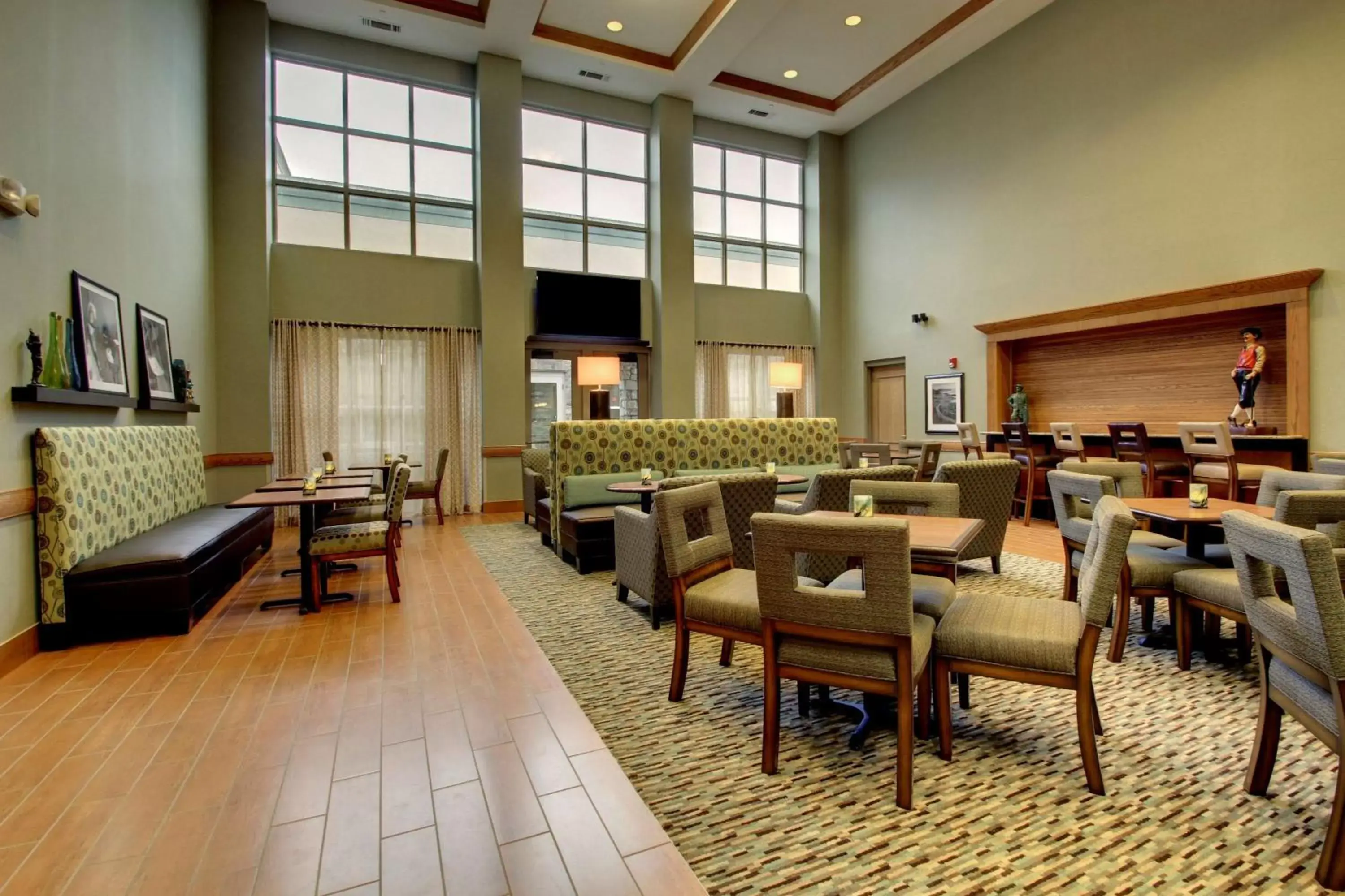 Dining area, Restaurant/Places to Eat in Hampton Inn & Suites Chicago/Aurora