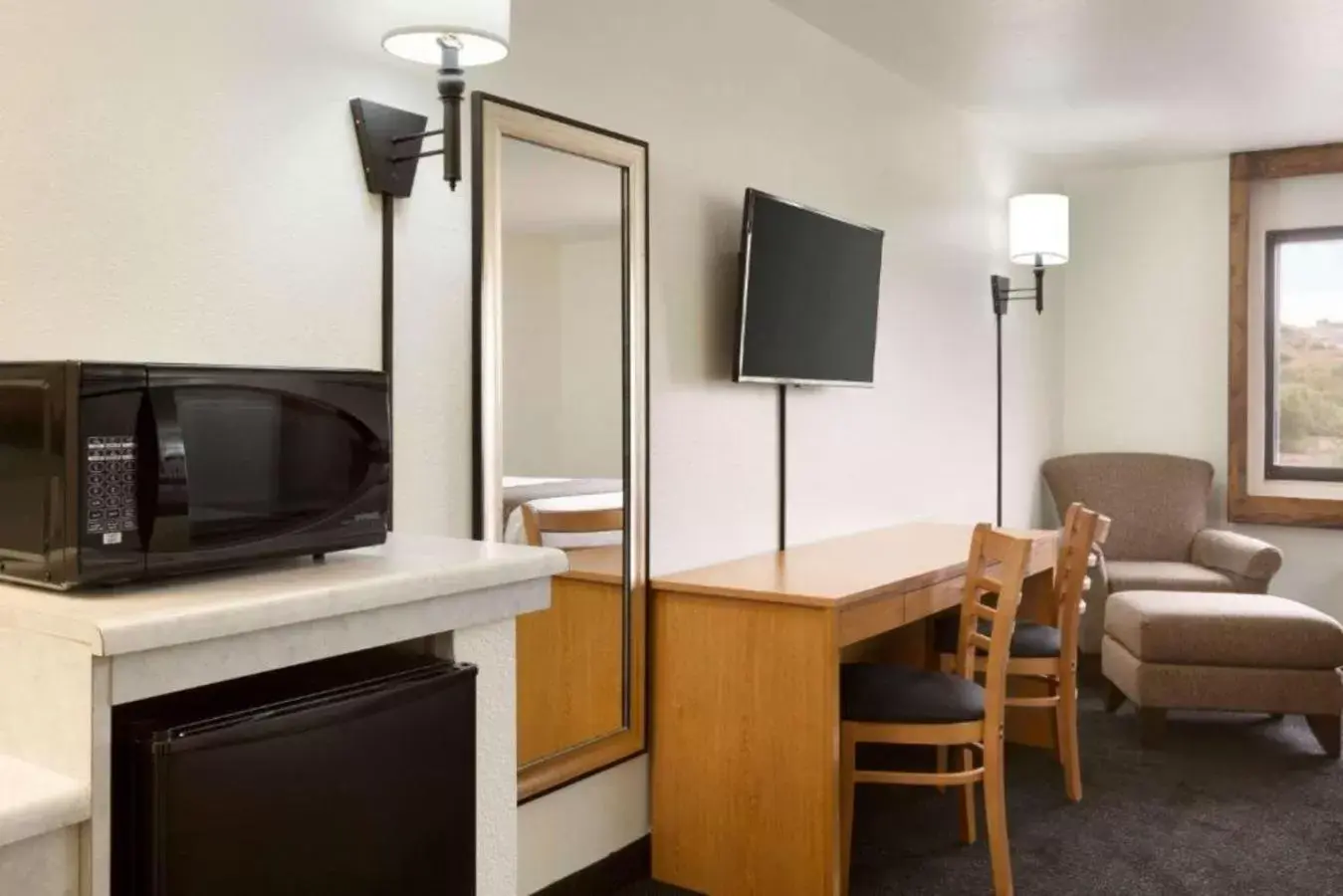 TV and multimedia, TV/Entertainment Center in Travelodge by Wyndham Belen