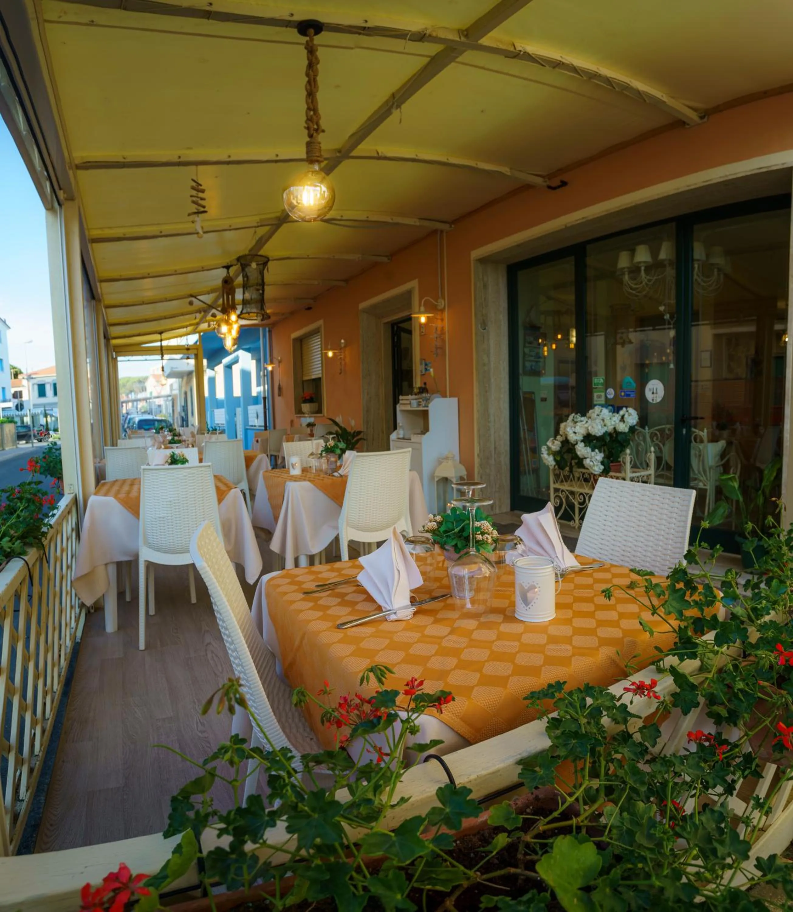 Restaurant/places to eat in Albergo La Lampara