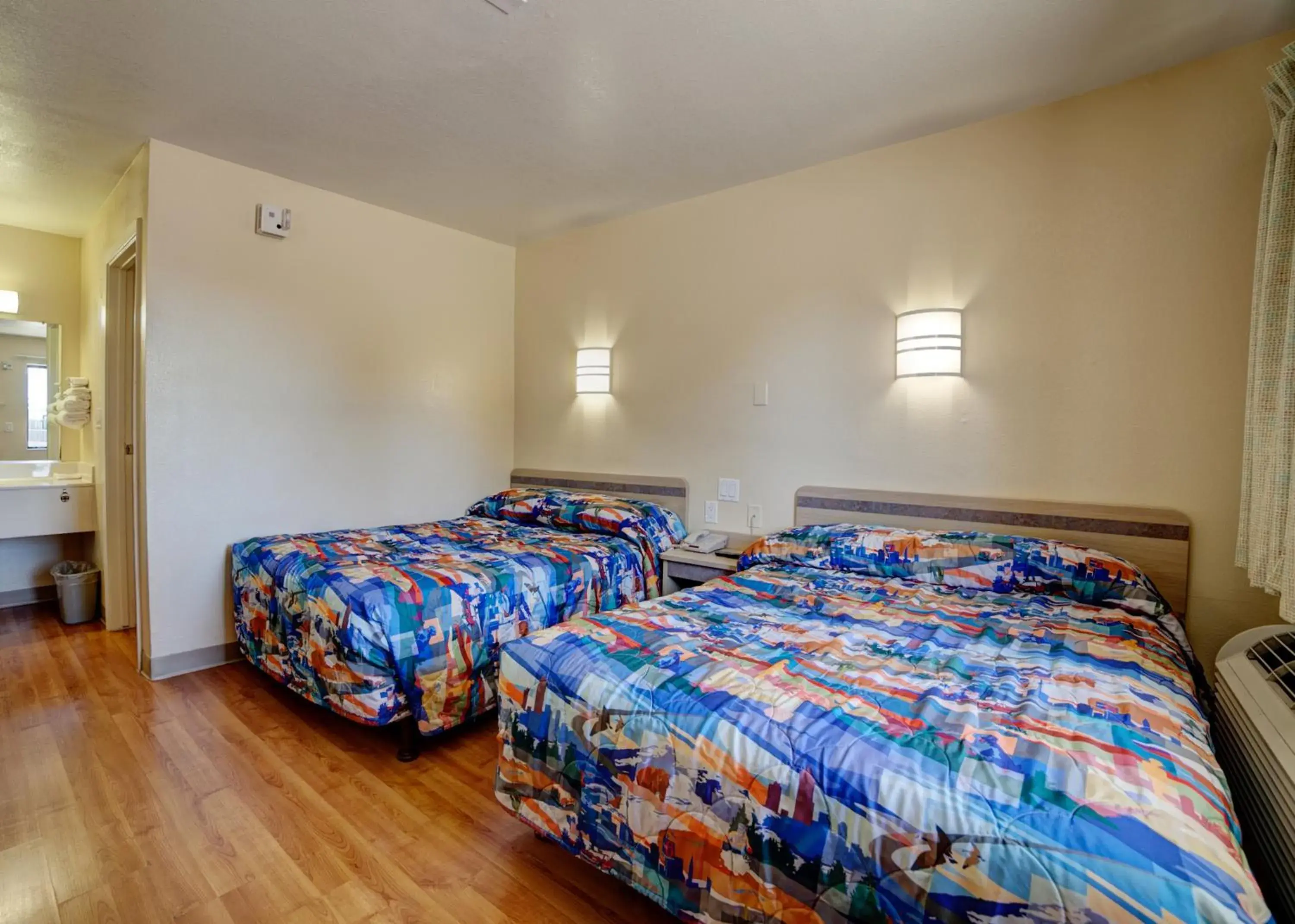 Bedroom, Bed in Super 7 Inn Bedroom, Bed in Super 7 Inn