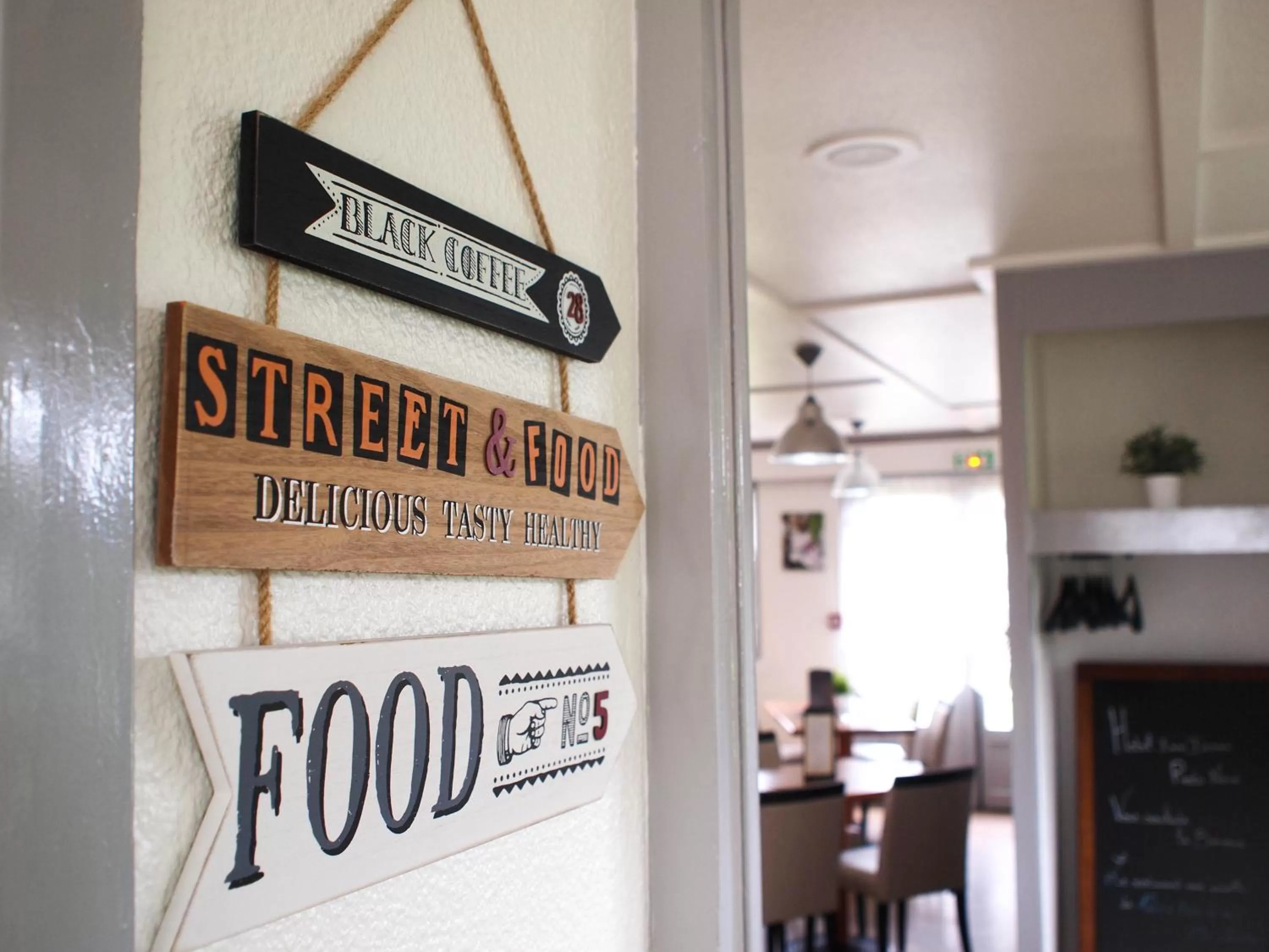 Restaurant/places to eat in Hotel Inn Design La Rochelle