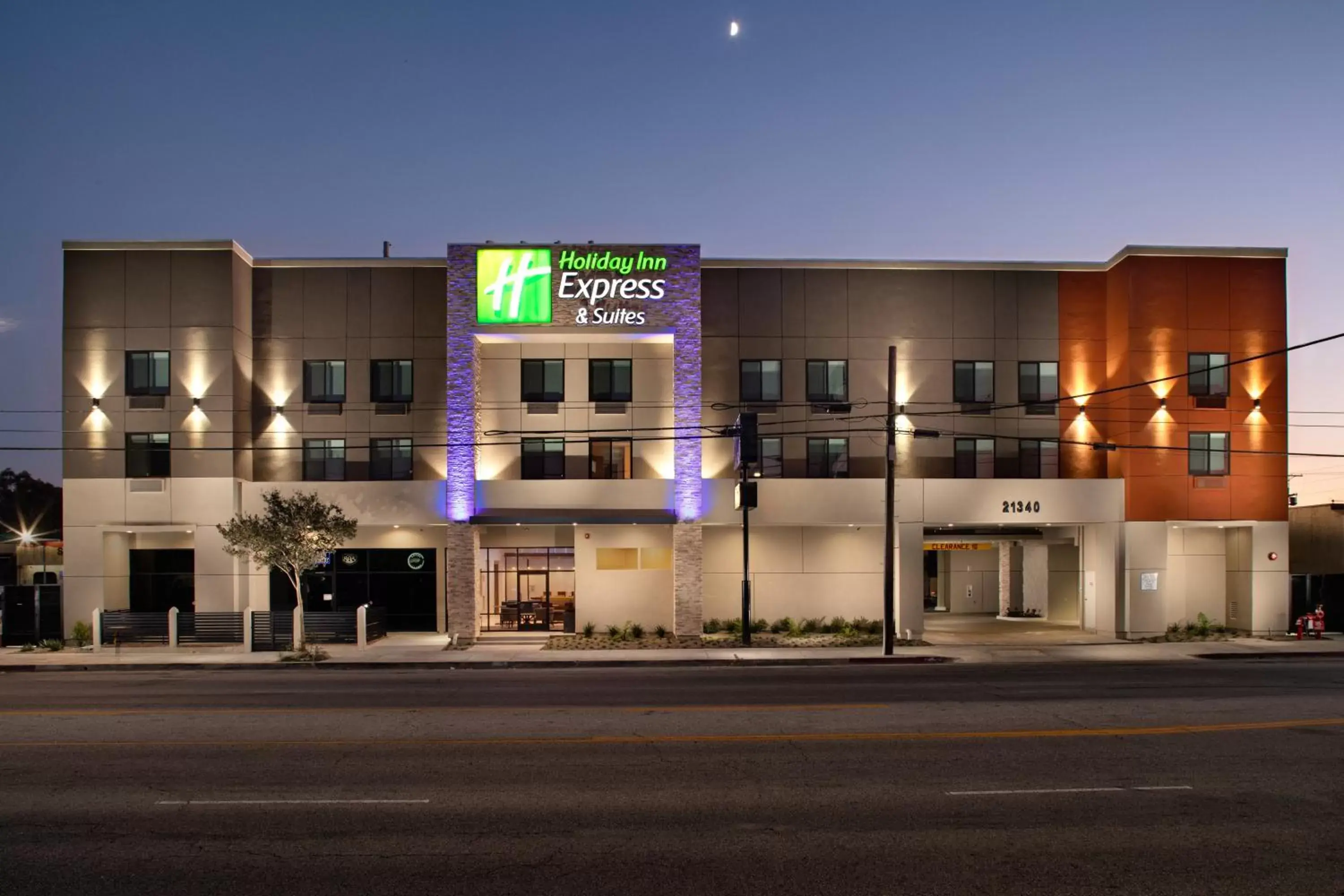 Property Building in Holiday Inn Express & Suites Chatsworth, an IHG Hotel