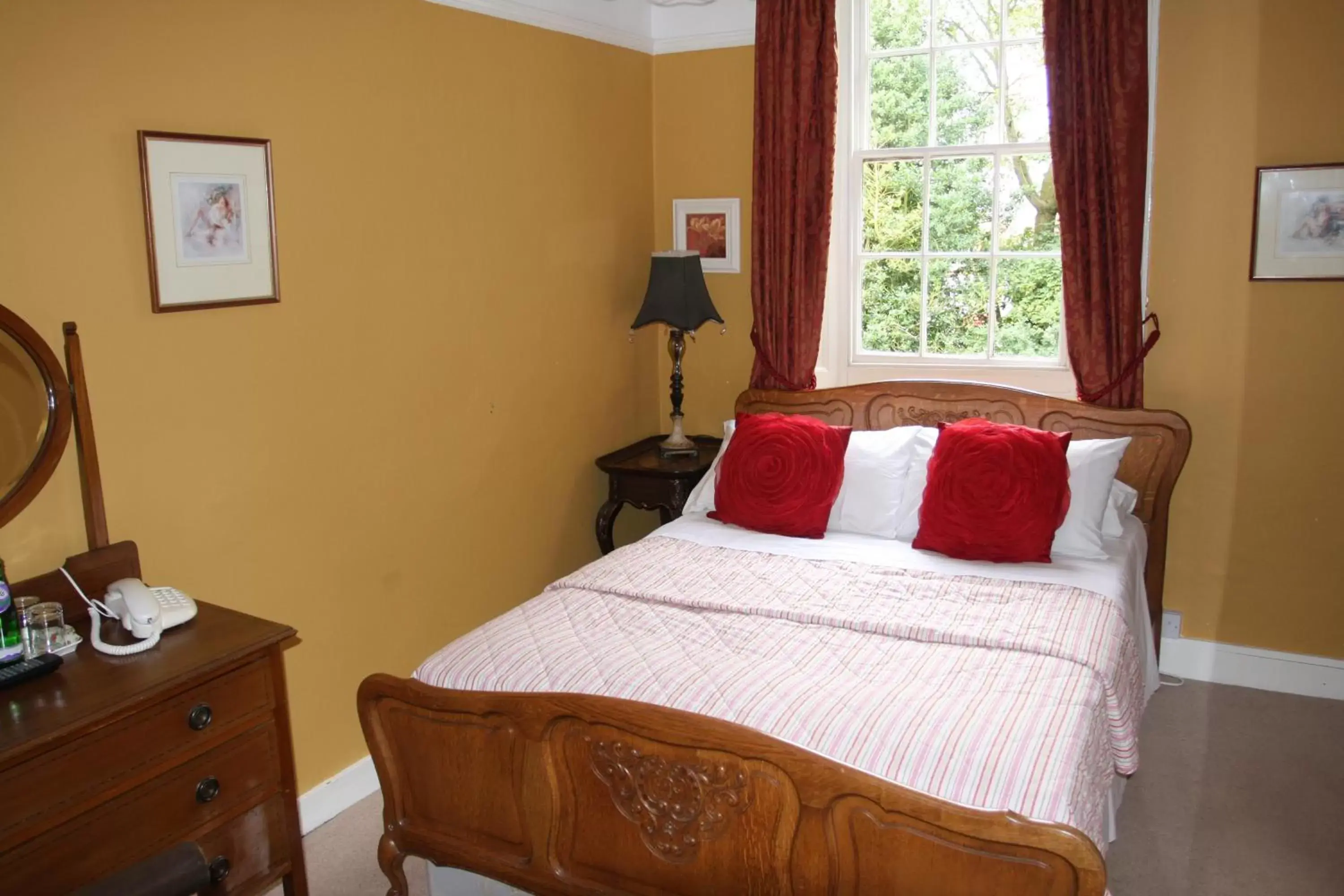 Bedroom, Bed in Wrangham House