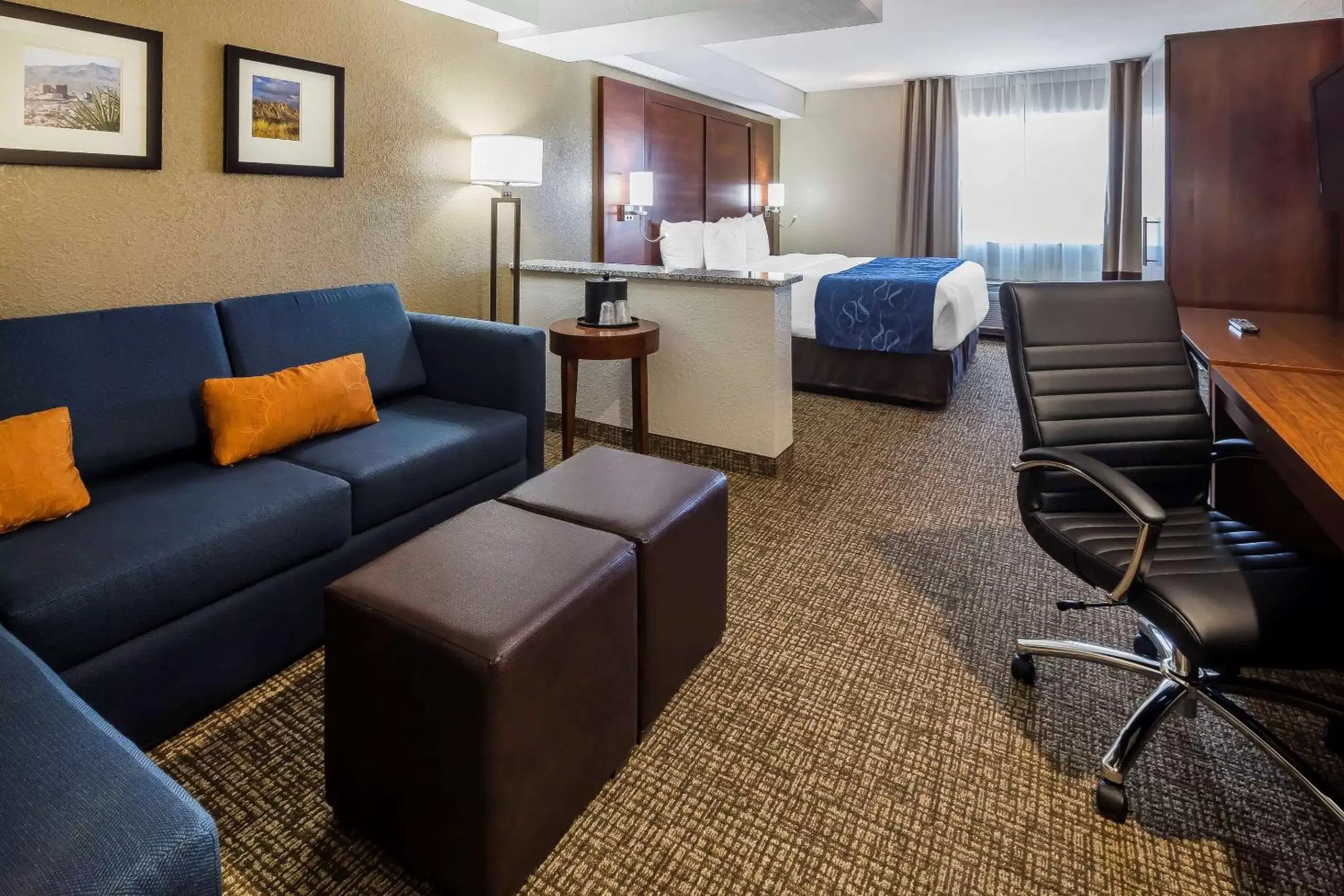Bedroom, Seating Area in Comfort Suites El Paso Airport