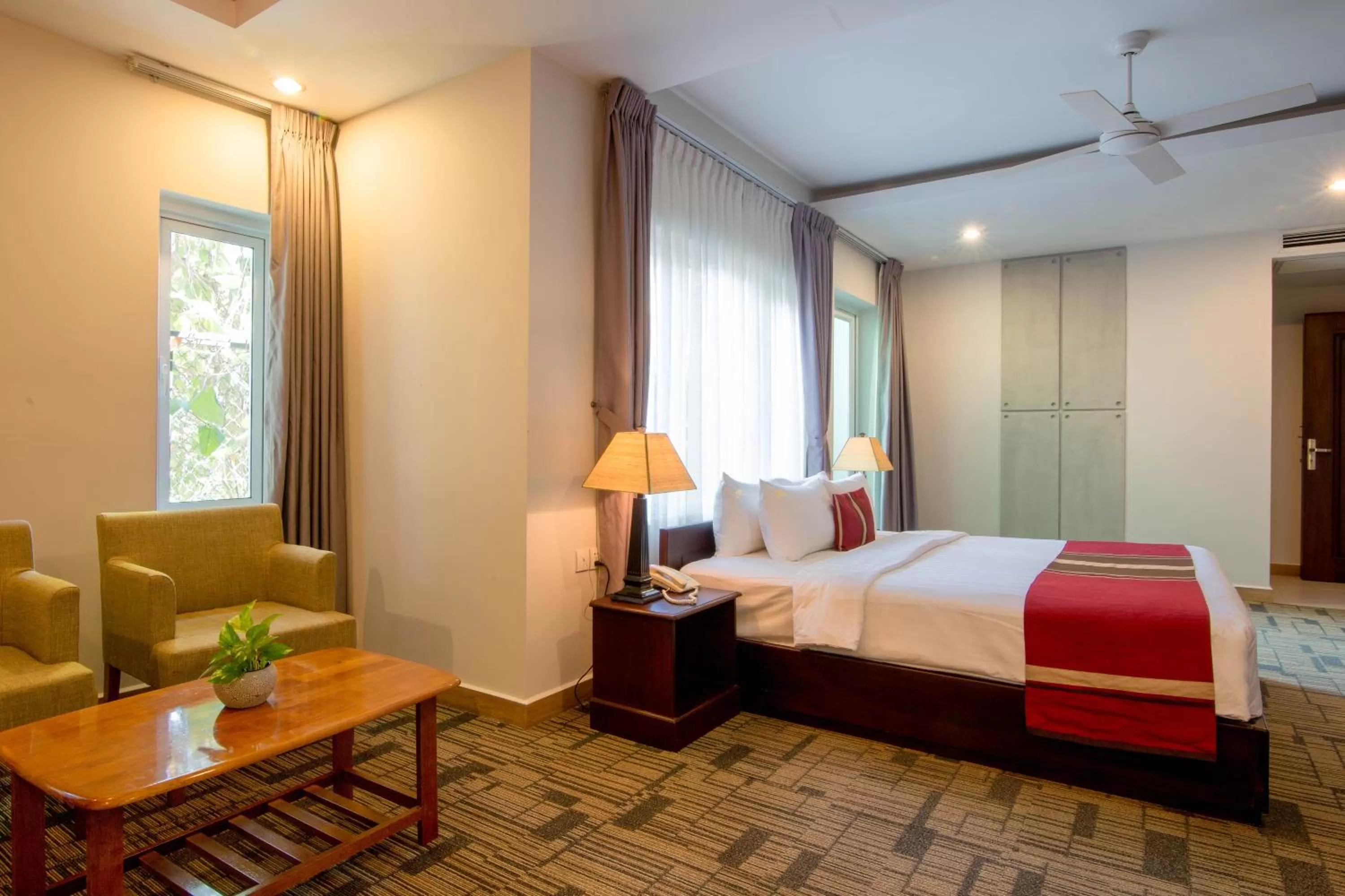 Living room, Bed in Sovanna Hotel