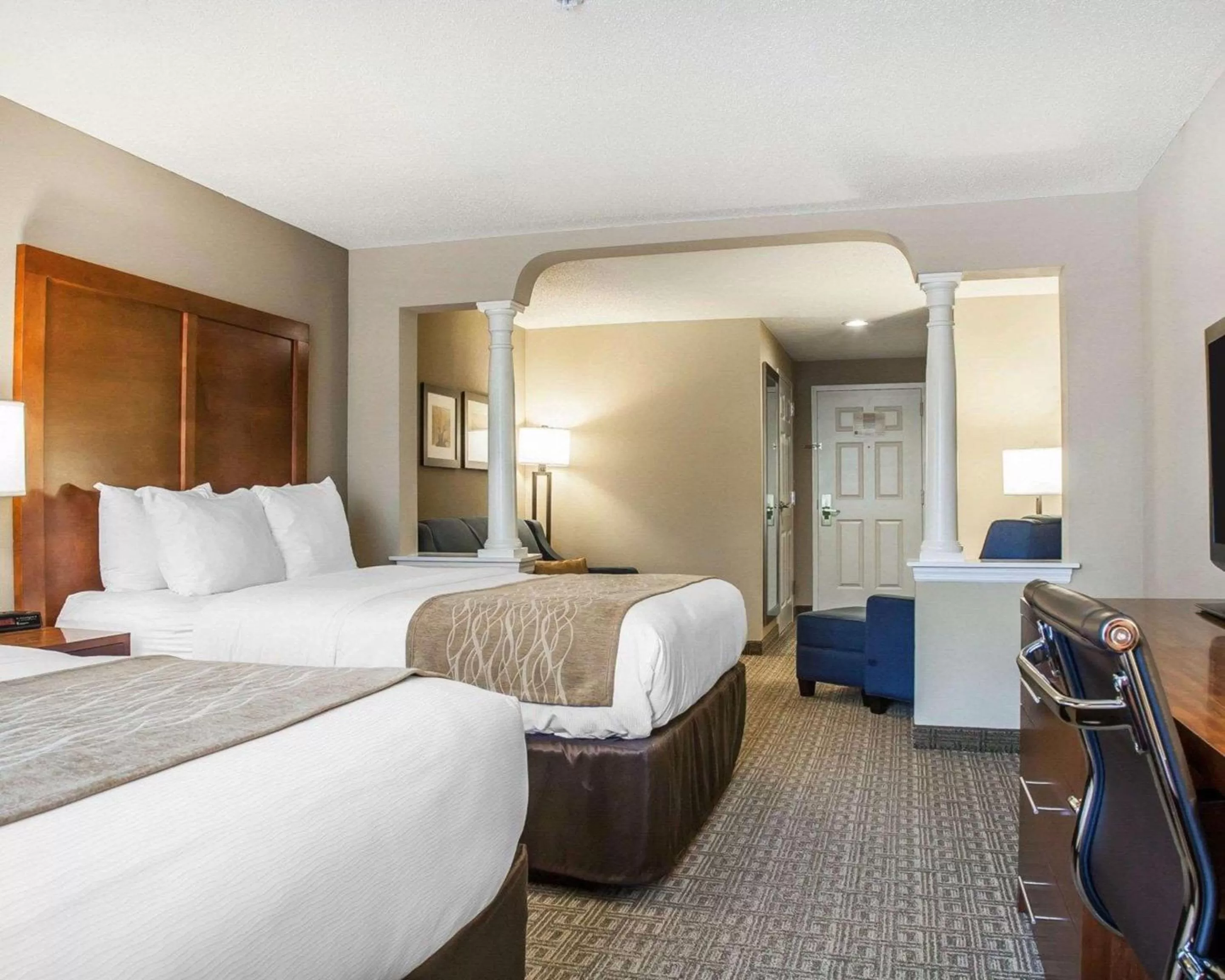 Bedroom, Bed in Comfort Inn & Suites Sturbridge-Brimfield