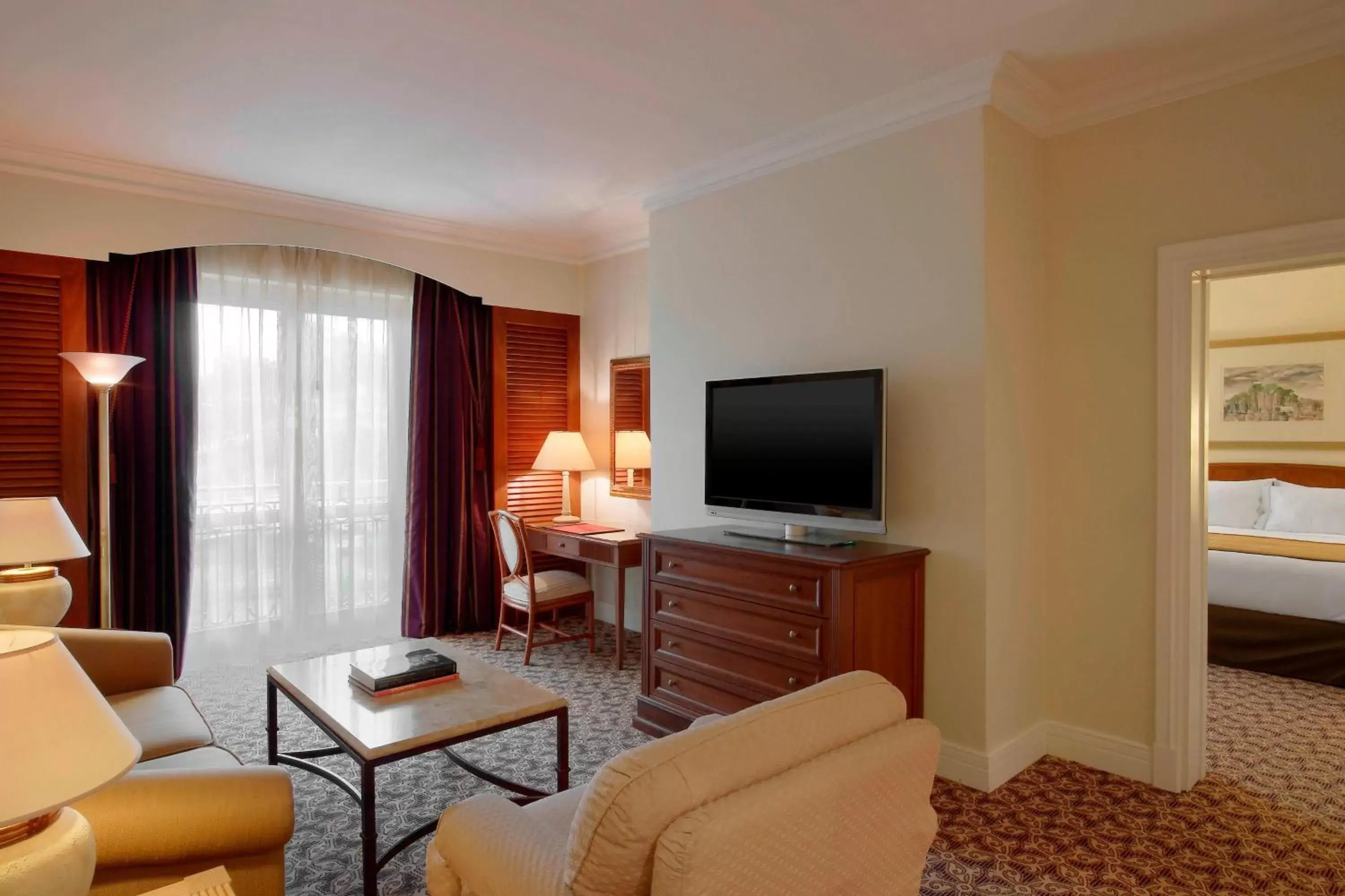 Lounge or bar, TV/Entertainment Center in Sheraton Addis, a Luxury Collection Hotel, Addis Ababa