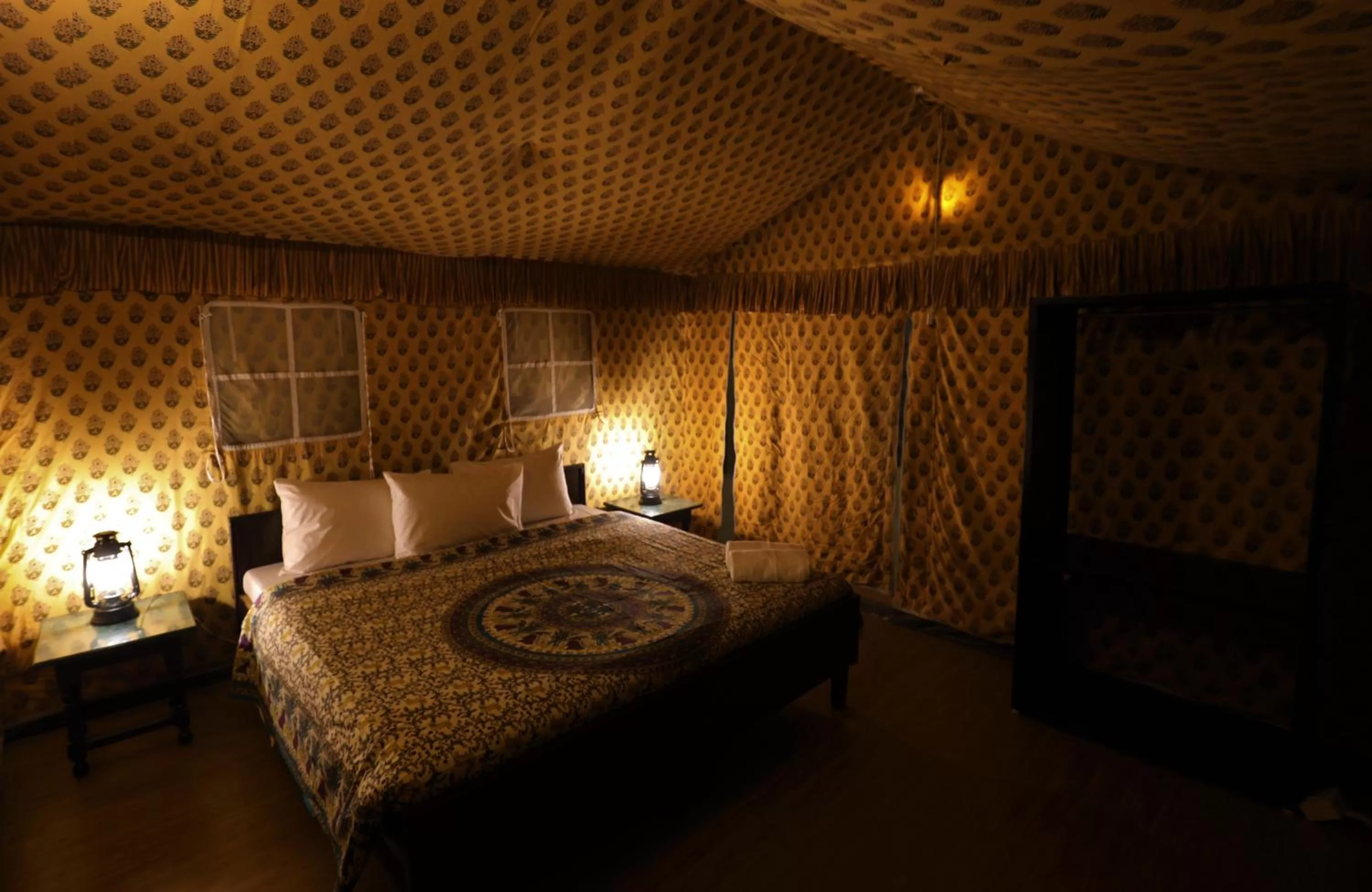 Bed in Camp Paridhi Ranthambhore, Homestay
