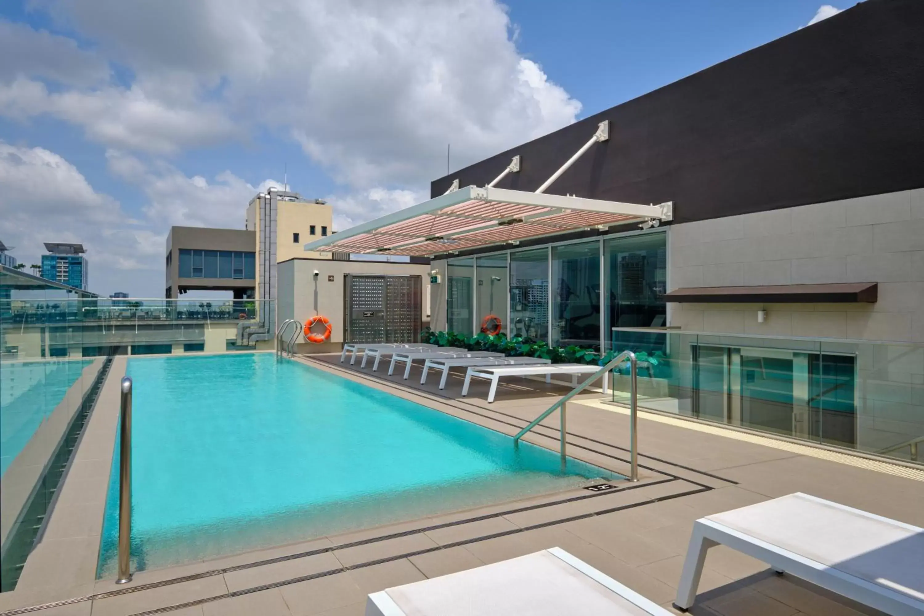 Swimming pool in Sotetsu Grand Fresa Saigon Swimming pool in Sotetsu Grand Fresa Saigon