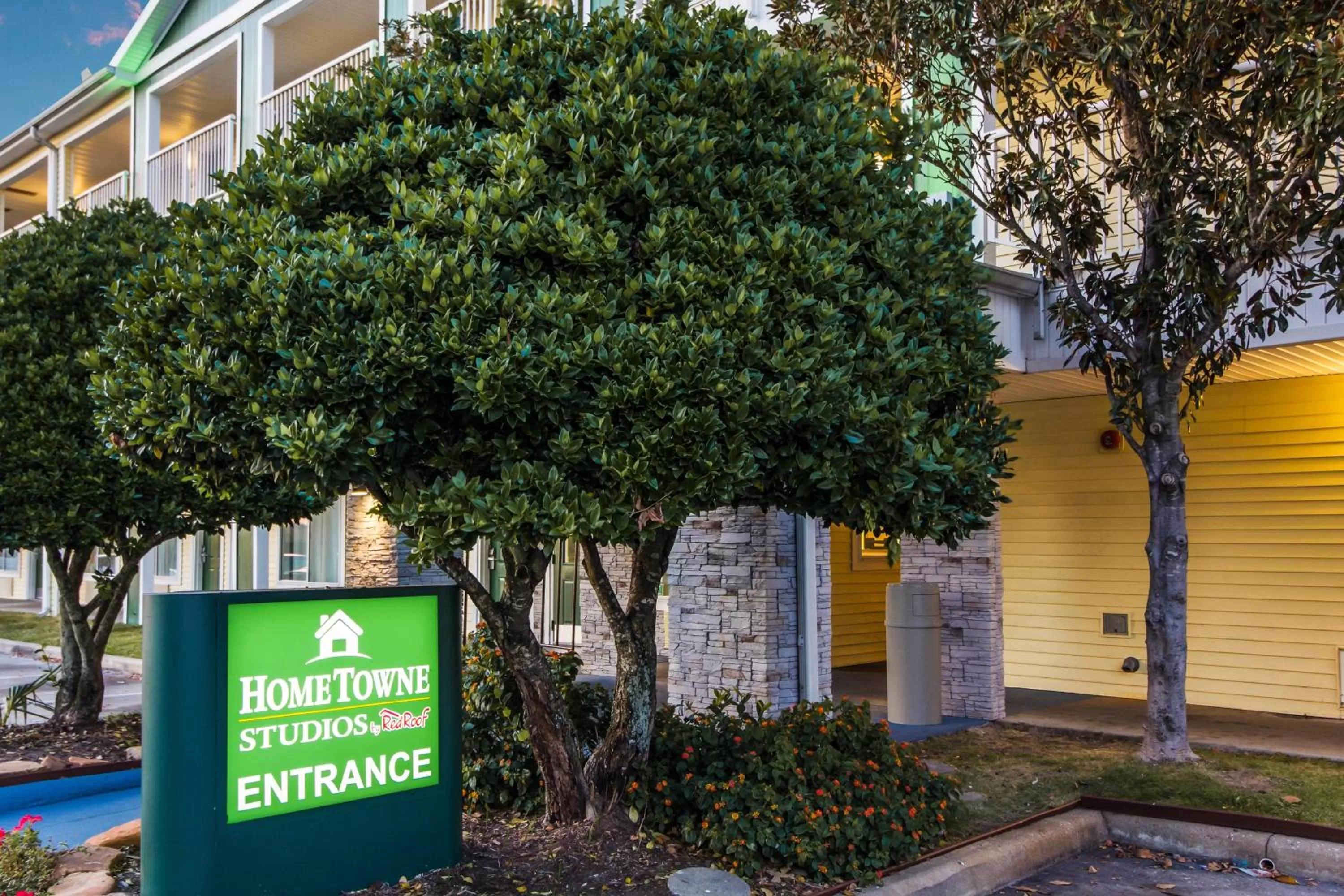 Property building in HomeTowne Studios by Red Roof Houston - West Oaks - Energy Corridor