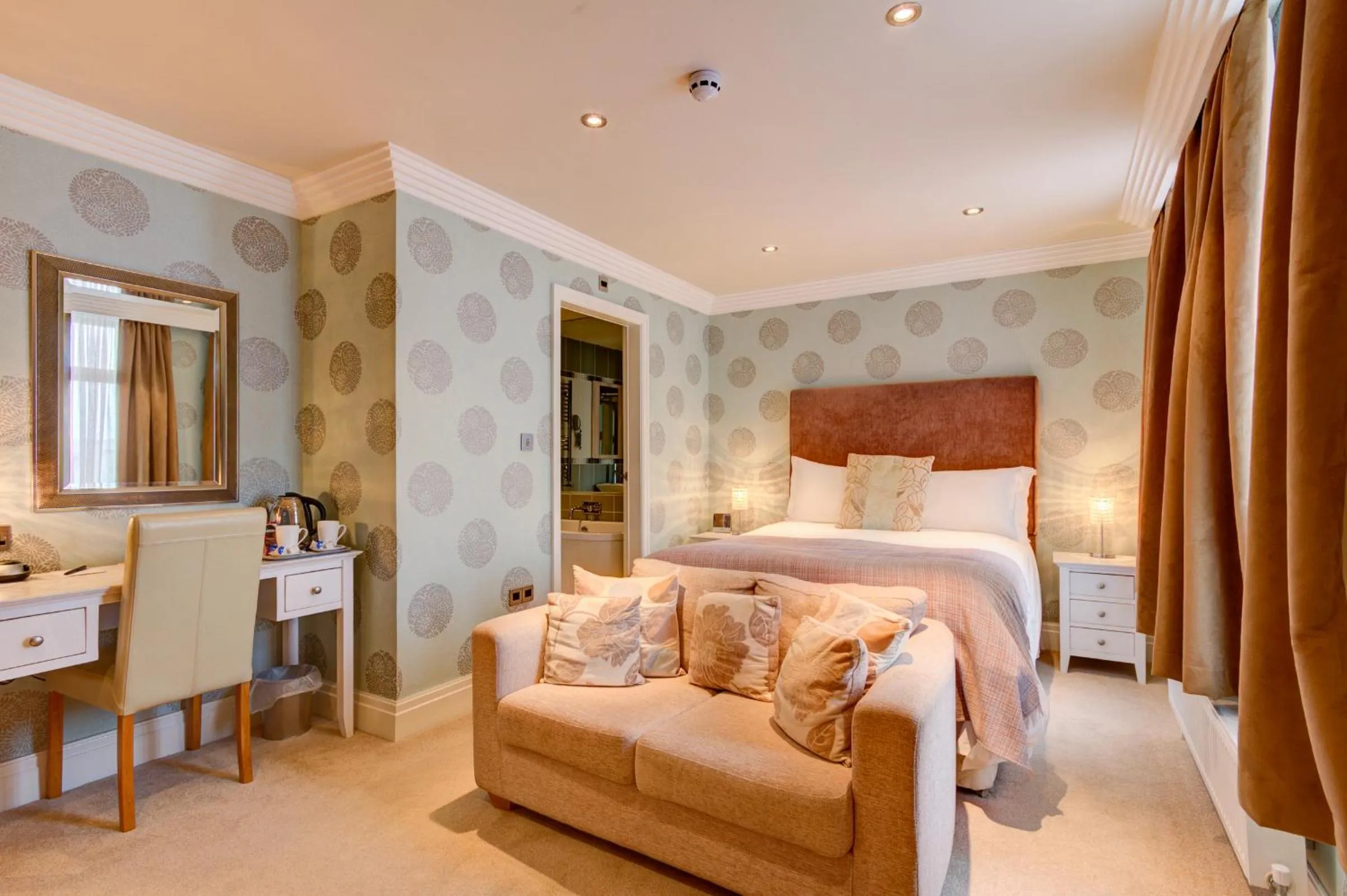 Bedroom, Bed in Number One South Beach