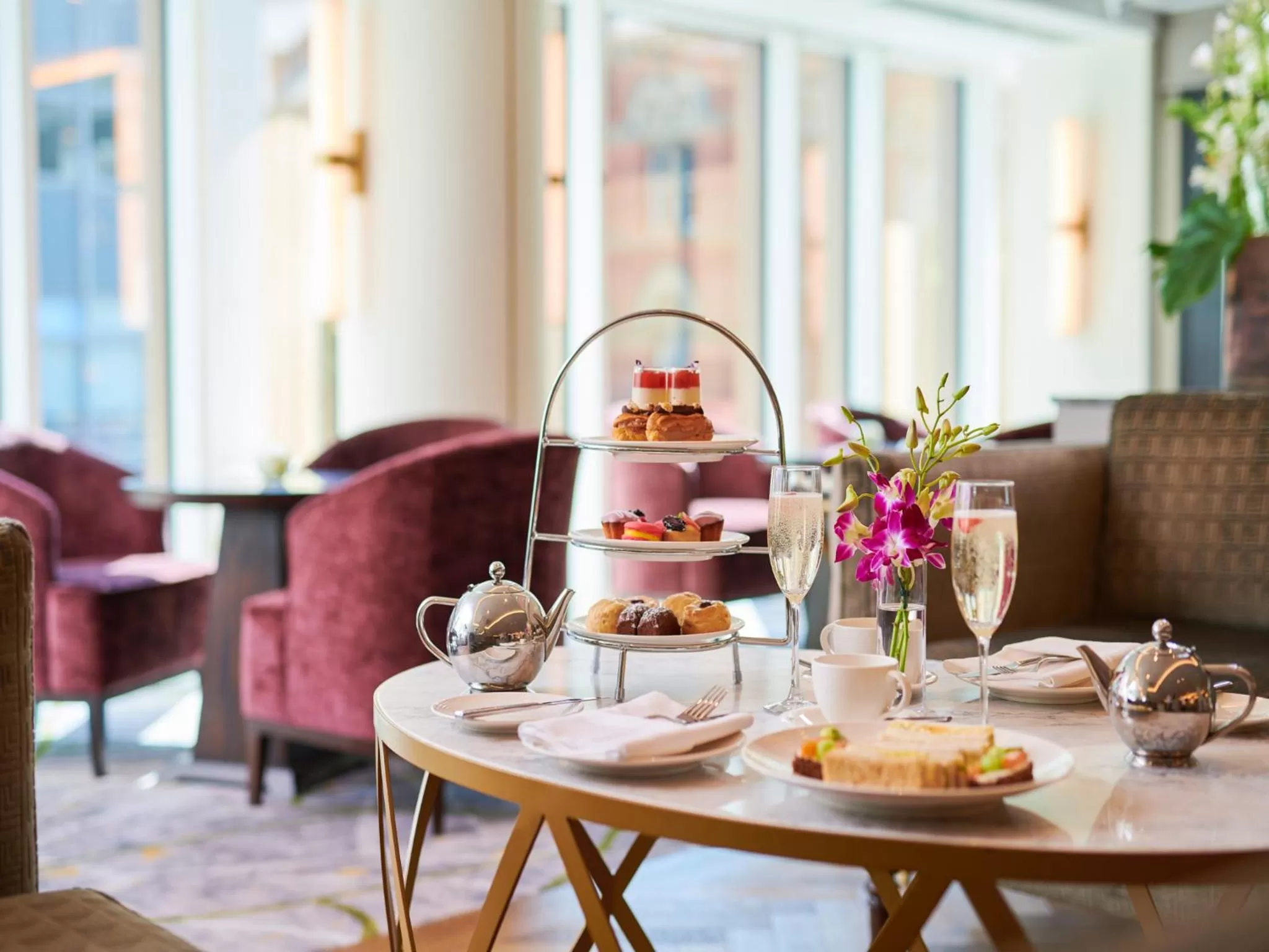 Seating area in Grand Central Hotel Belfast