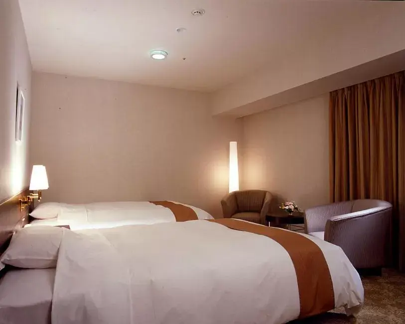 Bedroom, Bed in Keisei Hotel Miramare