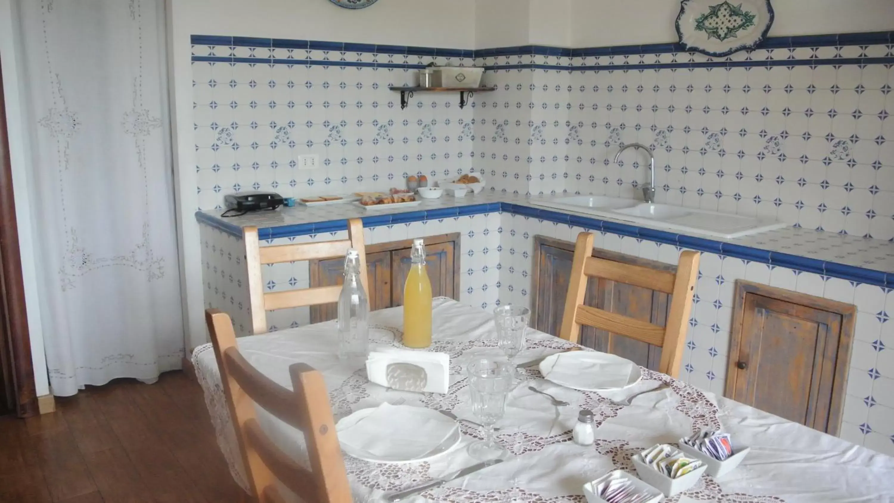 Breakfast, Dining Area in B&B Via Dei Templi