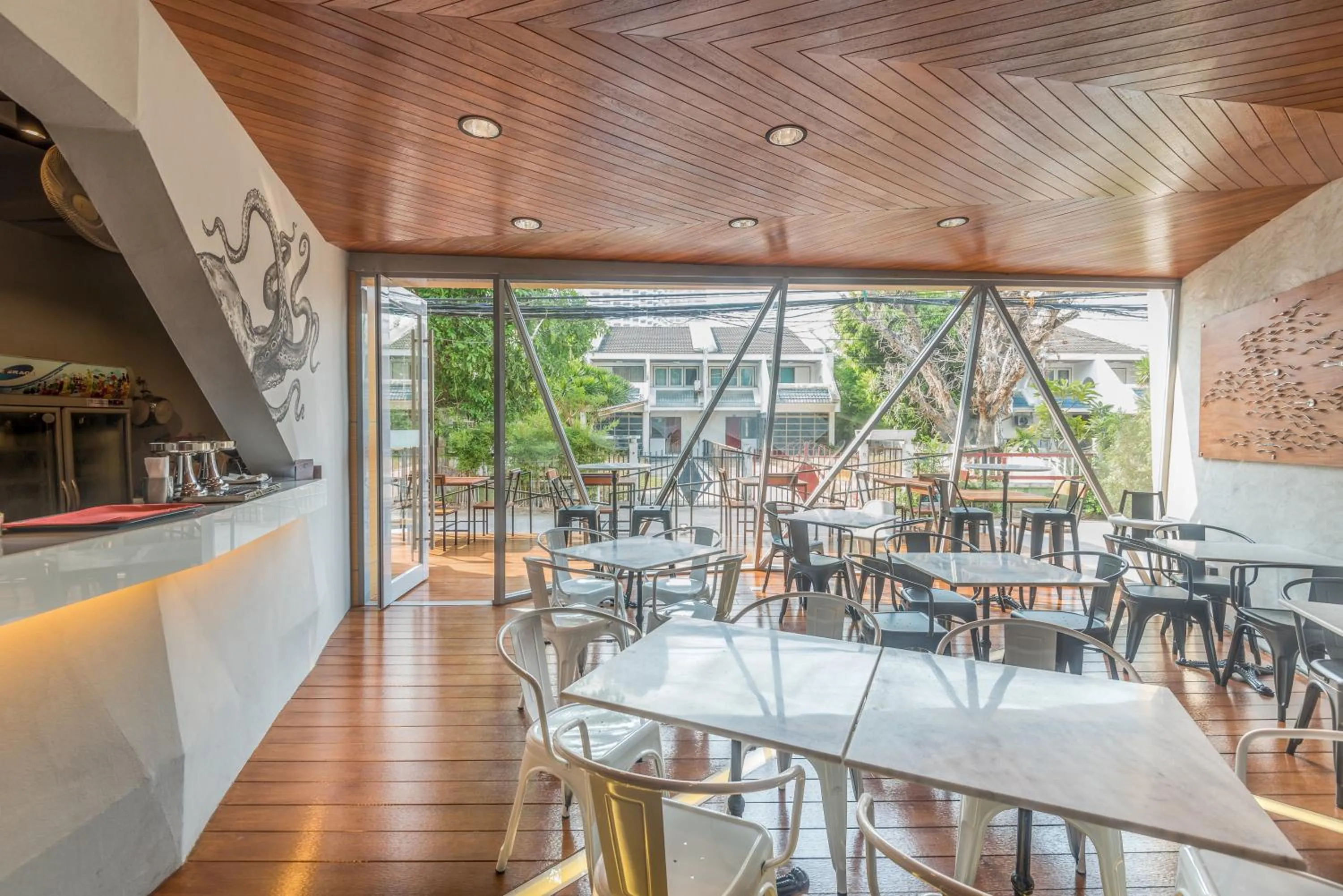 Restaurant/places to eat in Sea Crest by Jomtien