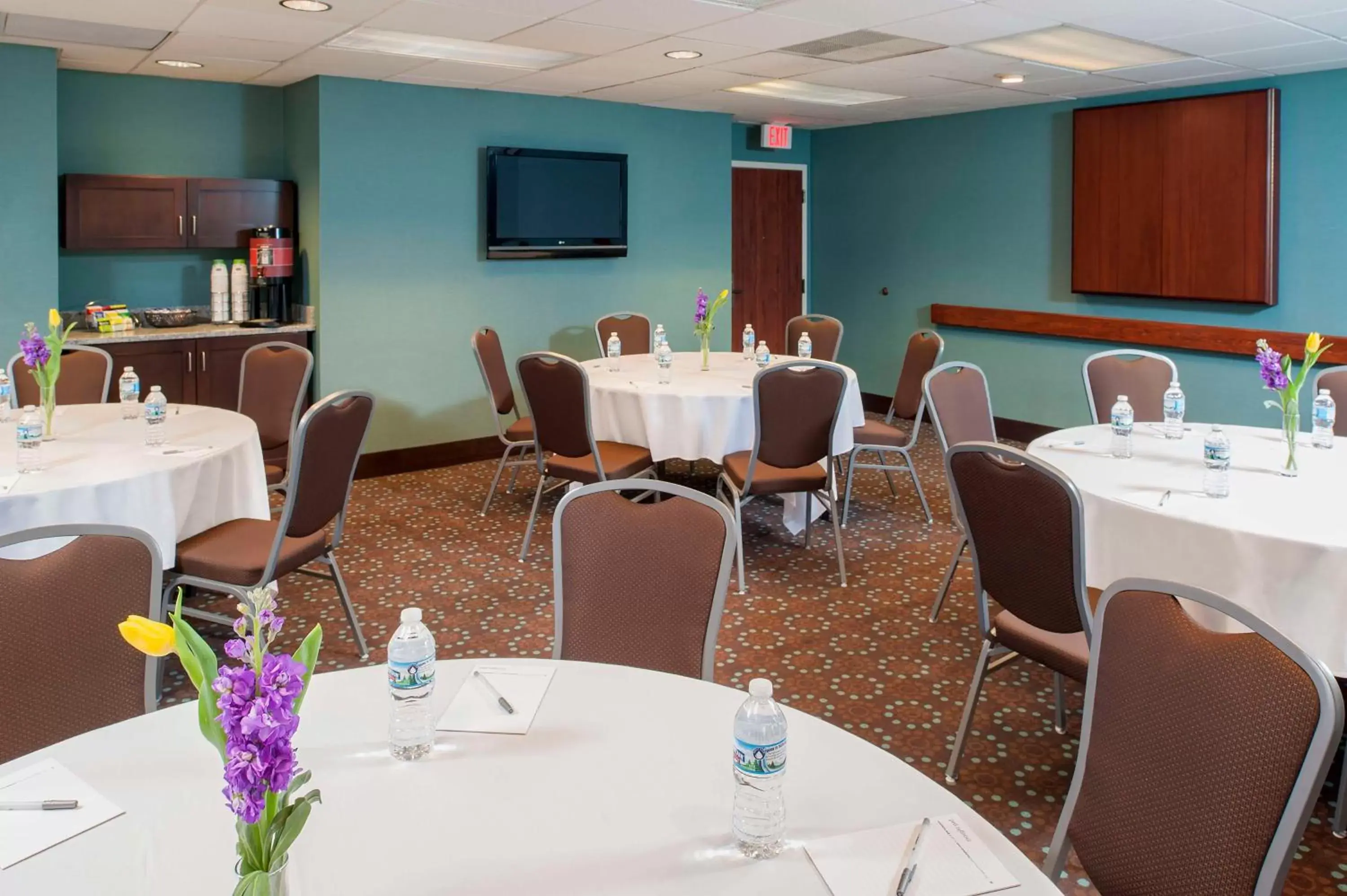 Meeting/conference room, Restaurant/Places to Eat in Hampton Inn & Suites South Bend