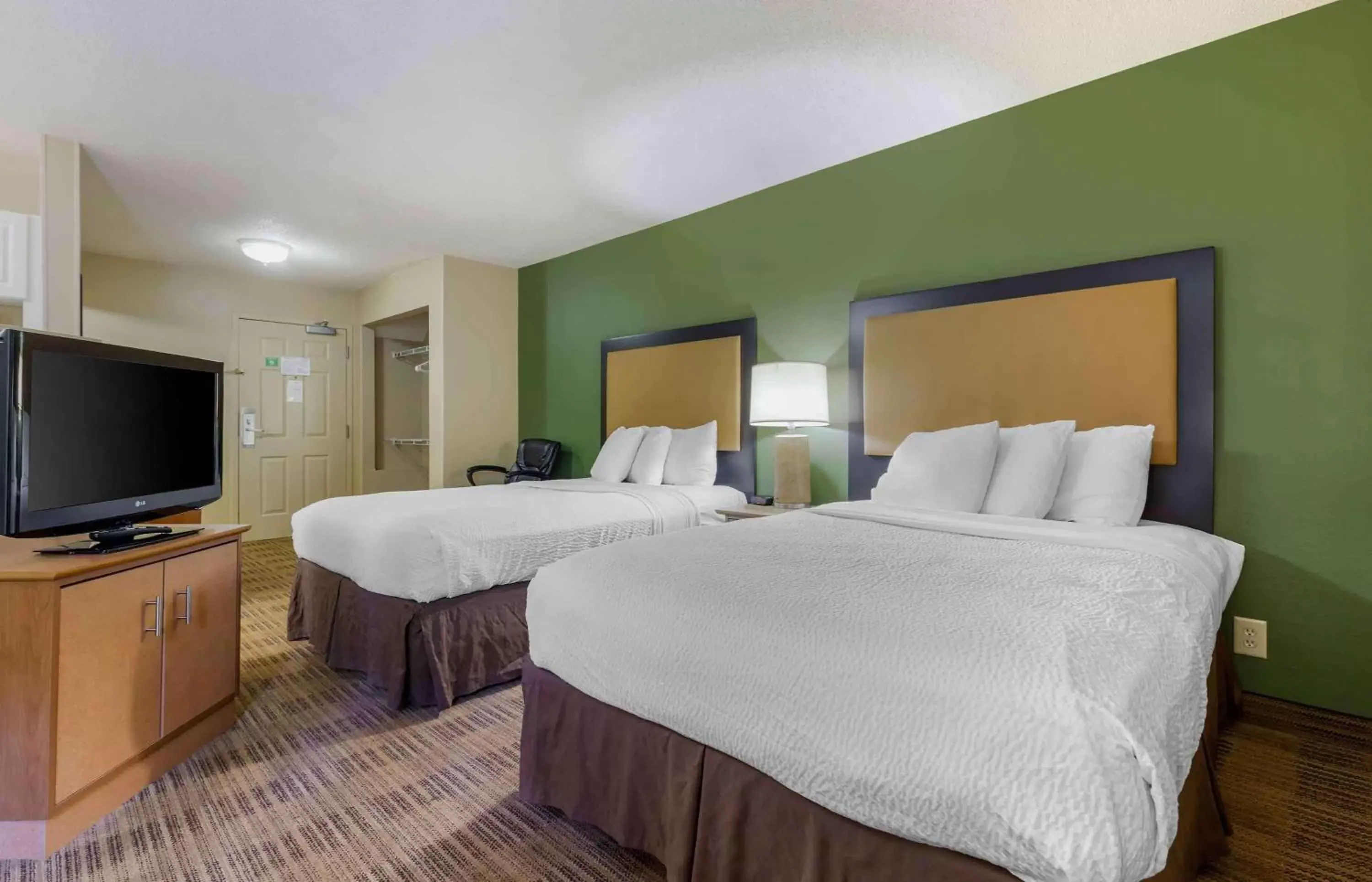 Bedroom, Bed in Extended Stay America Select Suites - Raleigh - RTP - 4610 Miami Blvd