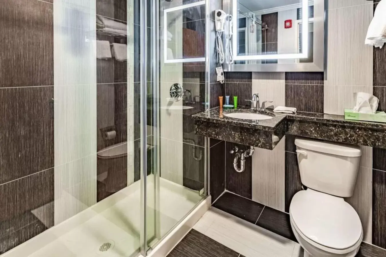 Bathroom in Umbrella Hotel Brooklyn