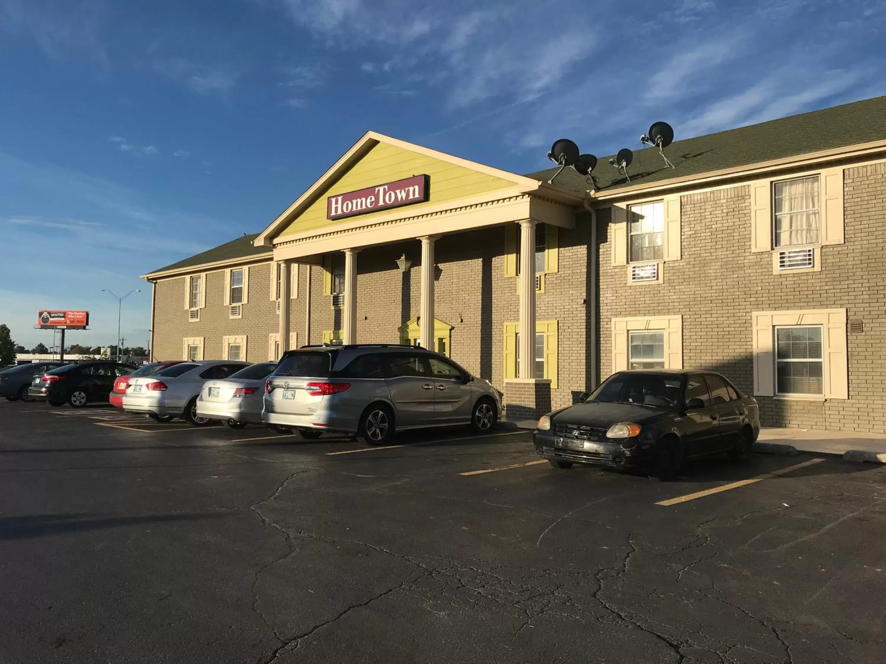 Bird's eye view, Property Building in Hometown Inn & Suites