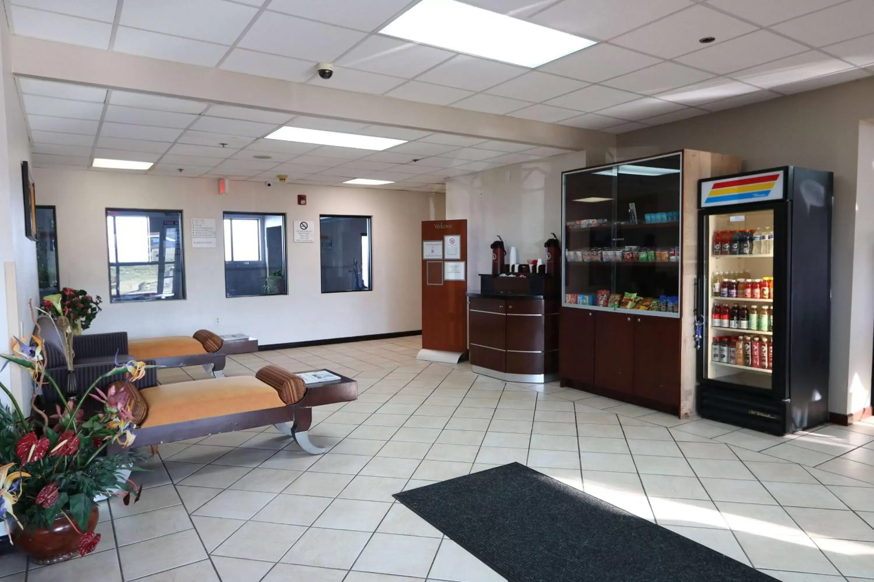 Lobby or reception in Ramada by Wyndham Bolingbrook Lobby or reception in Ramada by Wyndham Bolingbrook