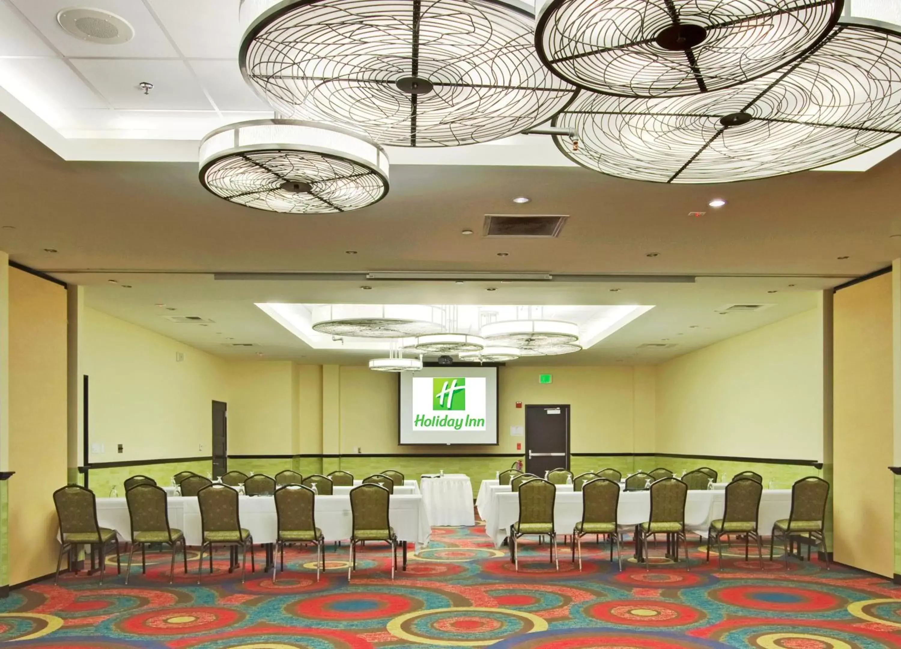 Meeting/conference room in Holiday Inn Hotel & Suites Anaheim, an IHG Hotel