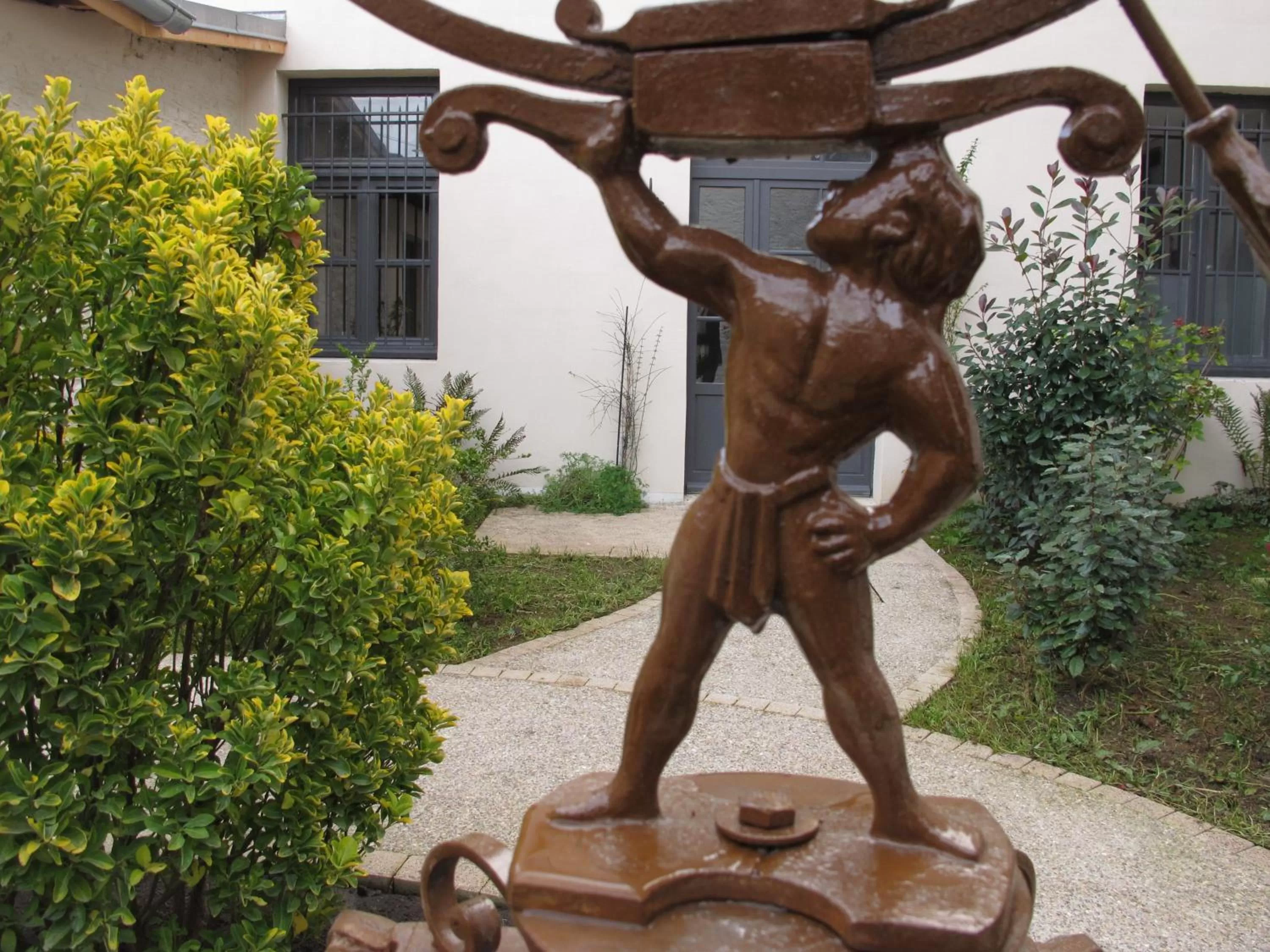 Garden in Hôtel Restaurant Spa Le Sauvage