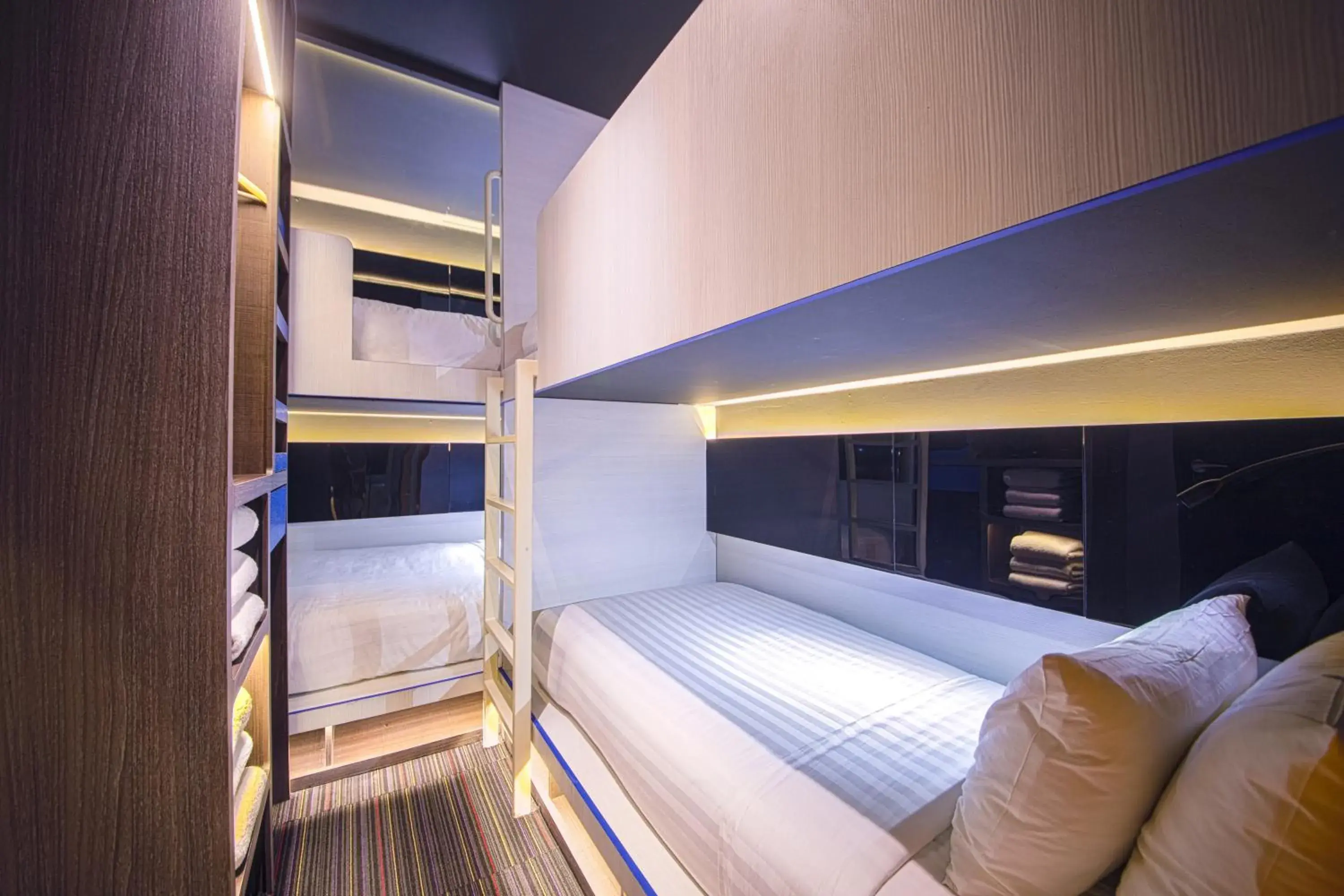 Bedroom, Bunk Bed in CUBE Family Boutique Capsule Hotel @ Chinatown