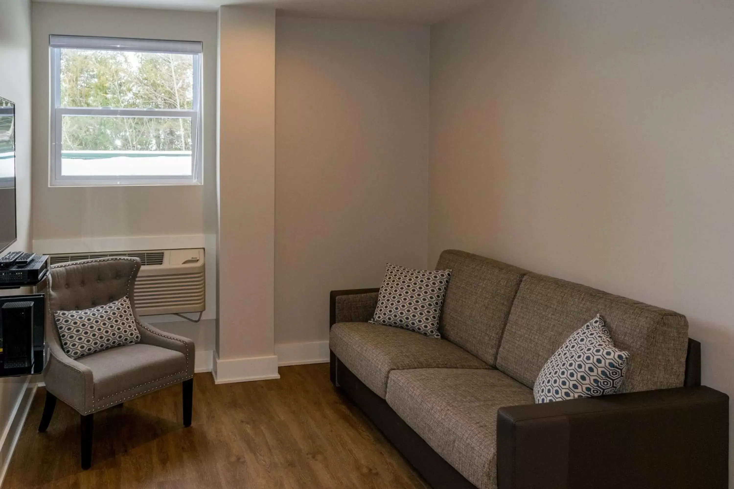 Seating Area in Lake Placid Inn: Main Street