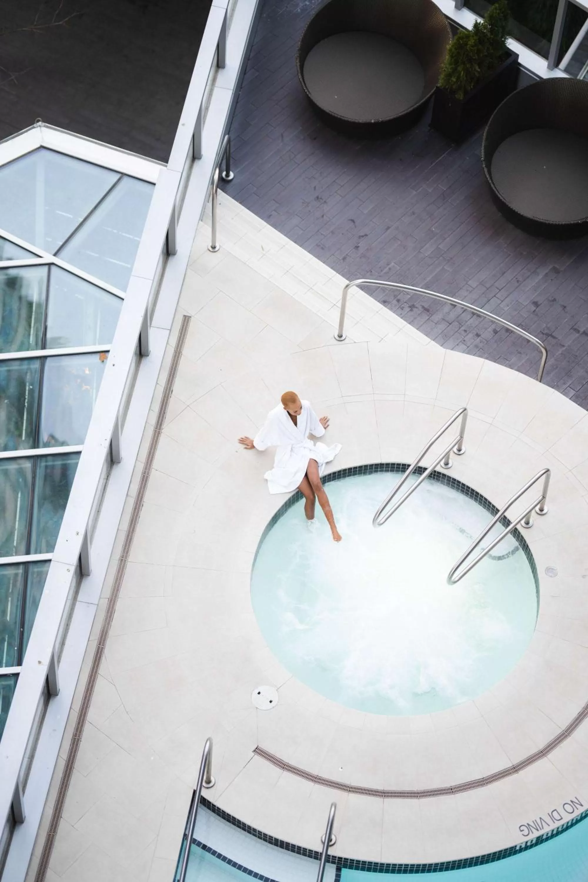 Hot Tub in Shangri-La Vancouver