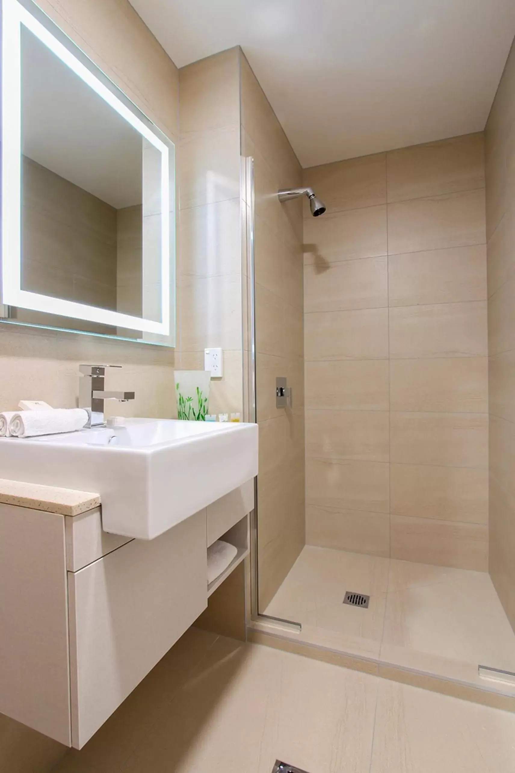 Bathroom in VR Queen Street Hotel & Suites