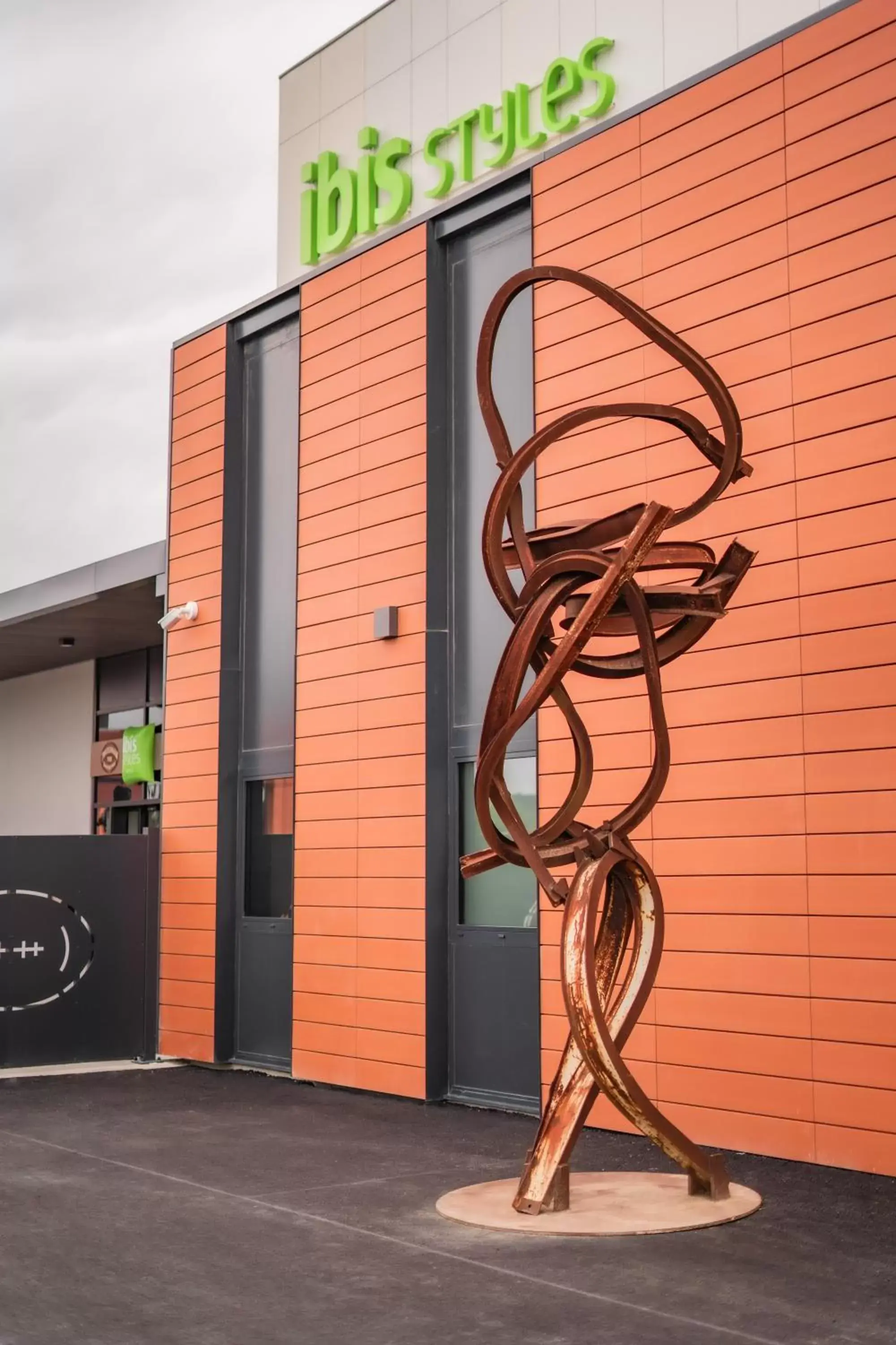 Facade/entrance in ibis Styles Castelnaudary Facade/entrance in ibis Styles Castelnaudary