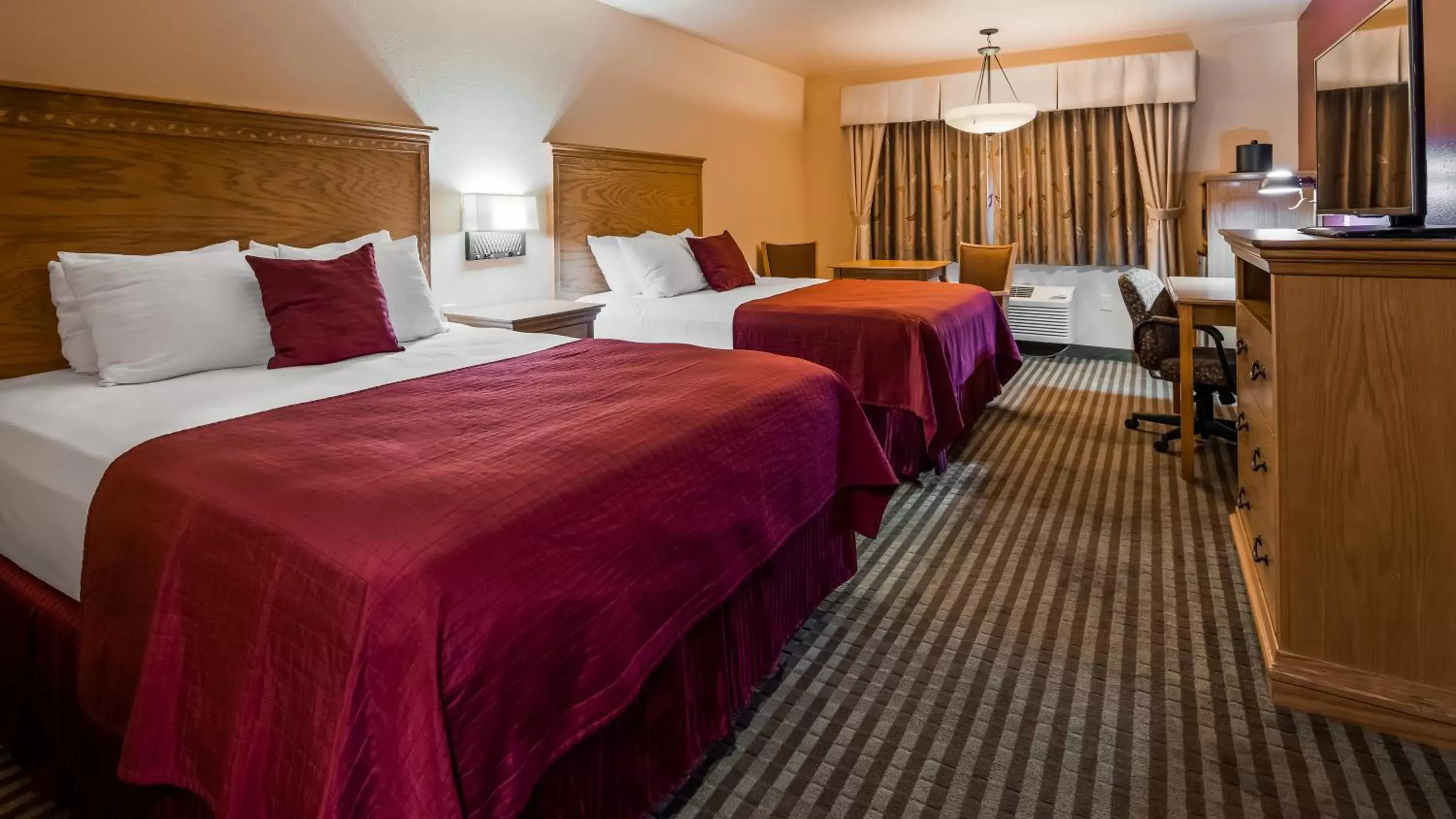 Bedroom, Bed in Best Western Plus Caldwell Inn & Suites