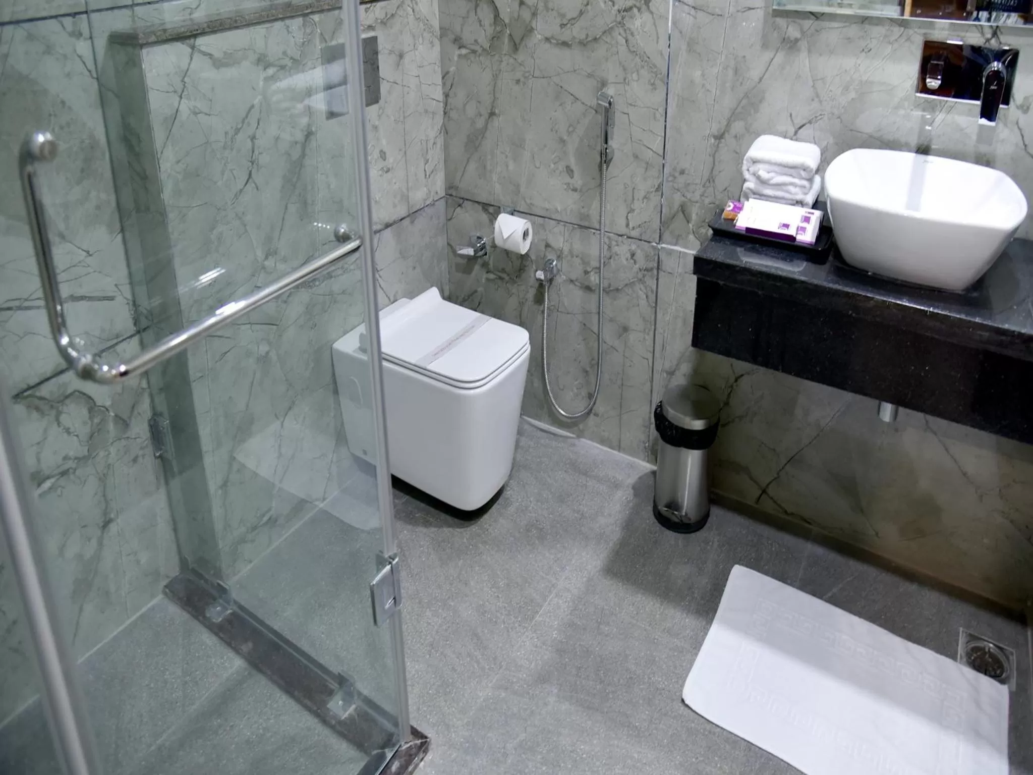 Clarks Inn Suites Katra