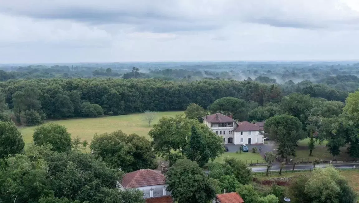 Property building, Bird's-eye View in maison d'hôtes labastide