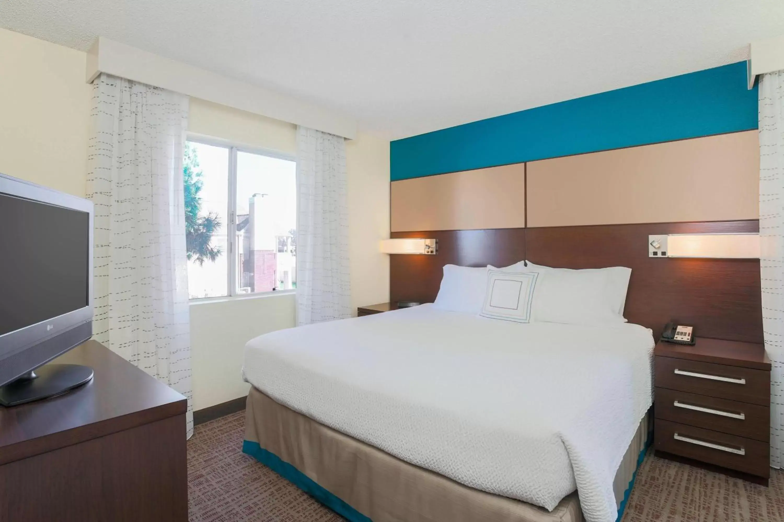 Bedroom, Bed in Residence Inn Bakersfield