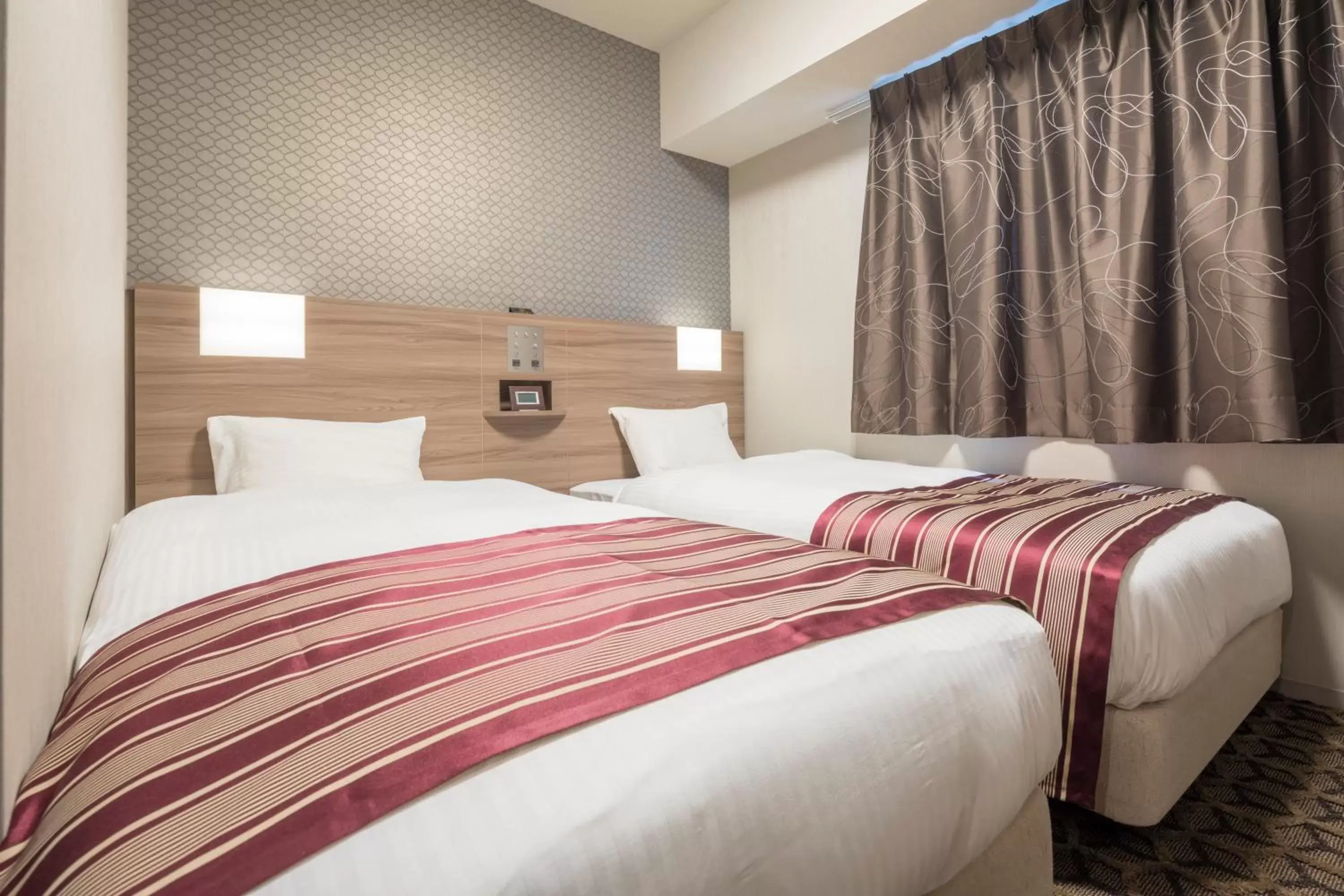 Twin Room - single occupancy - Non-Smoking in Hotel WBF Namba Motomachi Twin Room - single occupancy - Non-Smoking in Hotel WBF Namba Motomachi