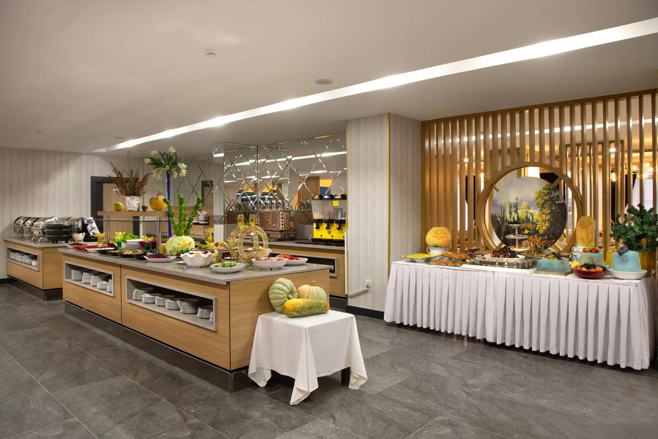 Restaurant/places to eat in Ipeksoy Thermal Hotel