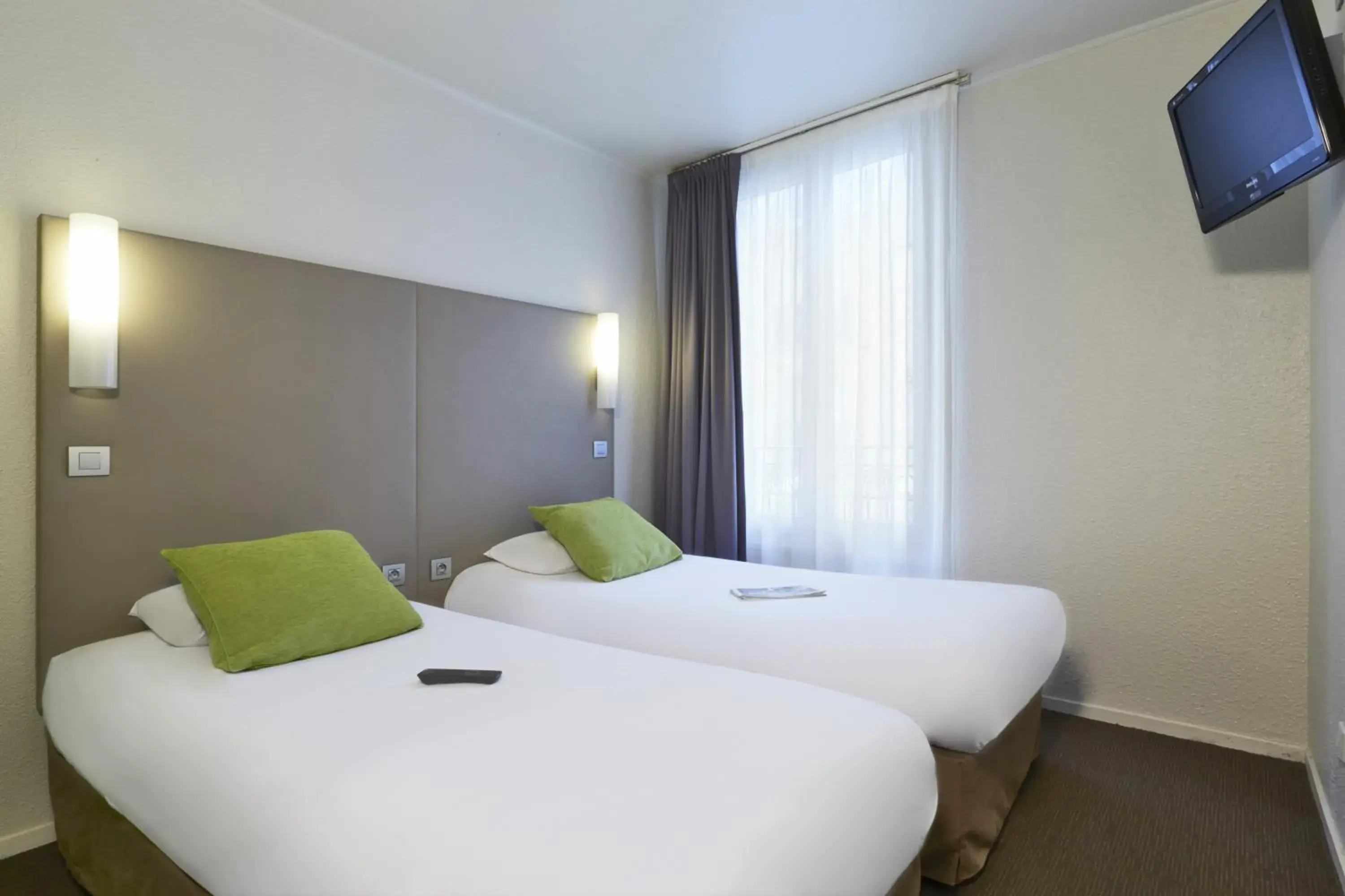 Bed in Campanile Paris Ouest - Levallois Perret